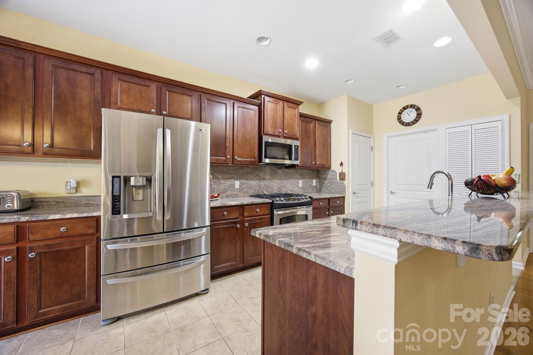 Single Family Residence at 23119 kingfisher Drive, Fort Mill, photo 13 of 48