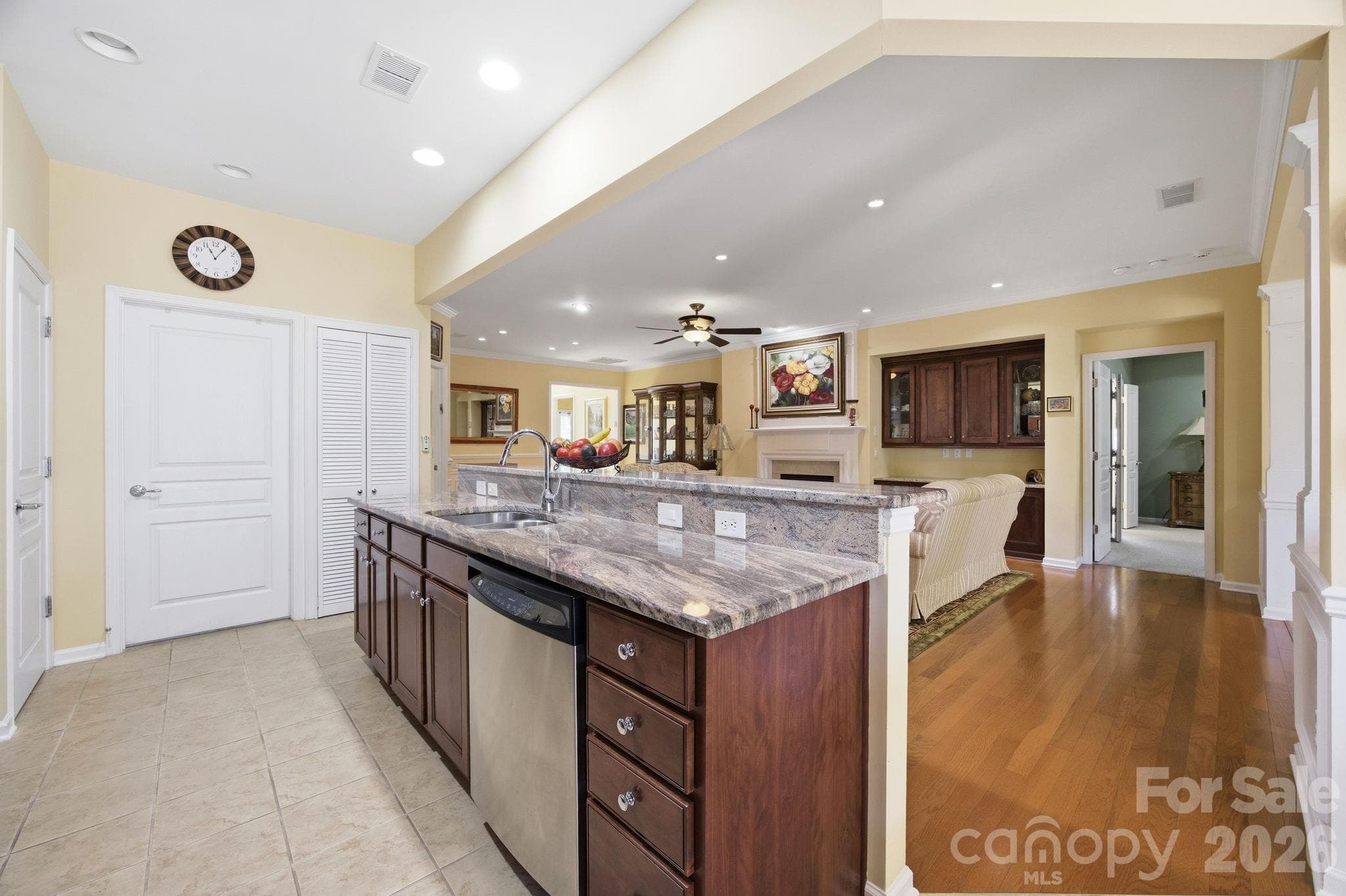 Single Family Residence at 23119 kingfisher Drive, Fort Mill, photo 11 of 48