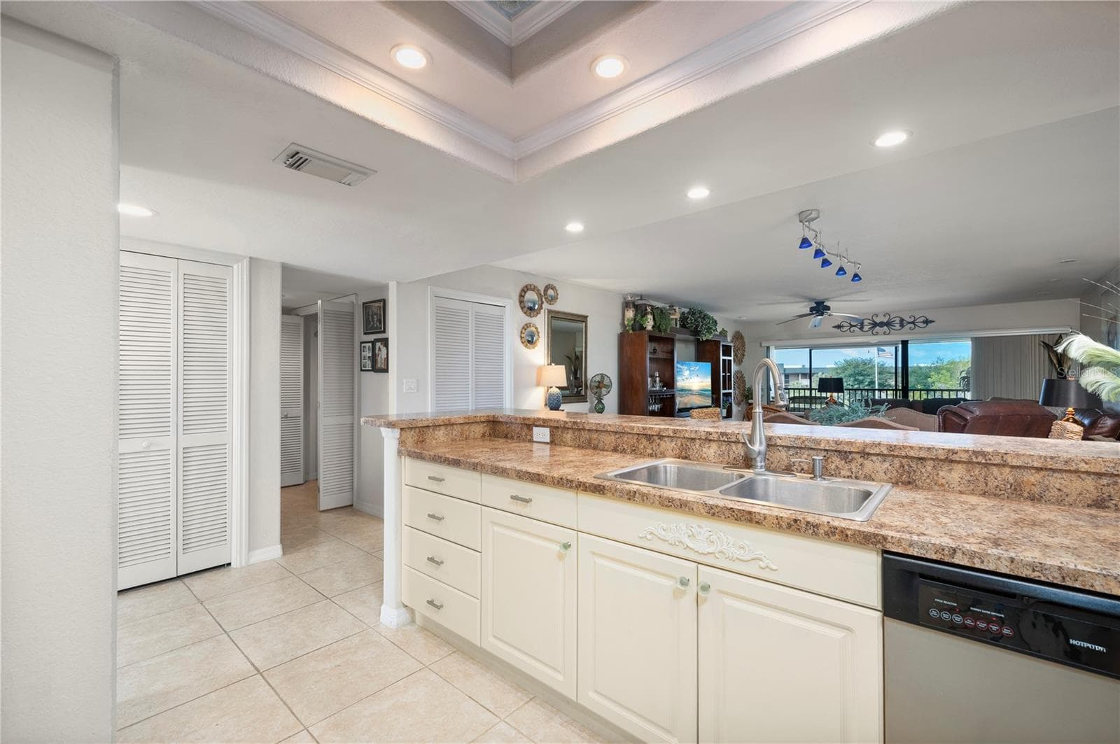 Condominium at 601 SHREVE ST #62C, PUNTA GORDA, photo 9 of 49