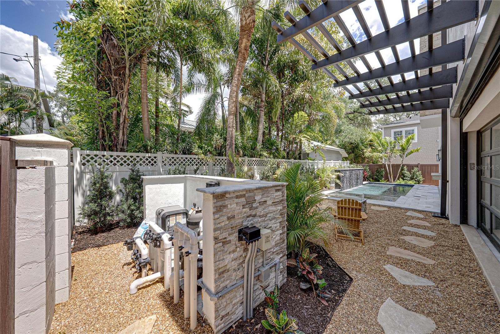 Single Family Residence at 2903 W HAWTHORNE RD, TAMPA, photo 77 of 82