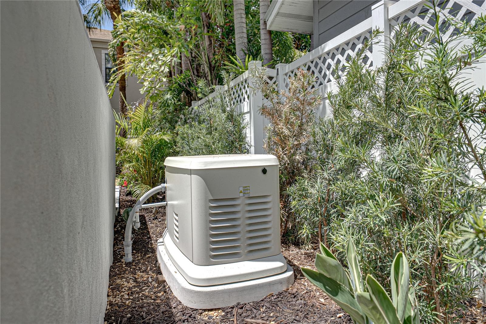 Single Family Residence at 2903 W HAWTHORNE RD, TAMPA, photo 78 of 82