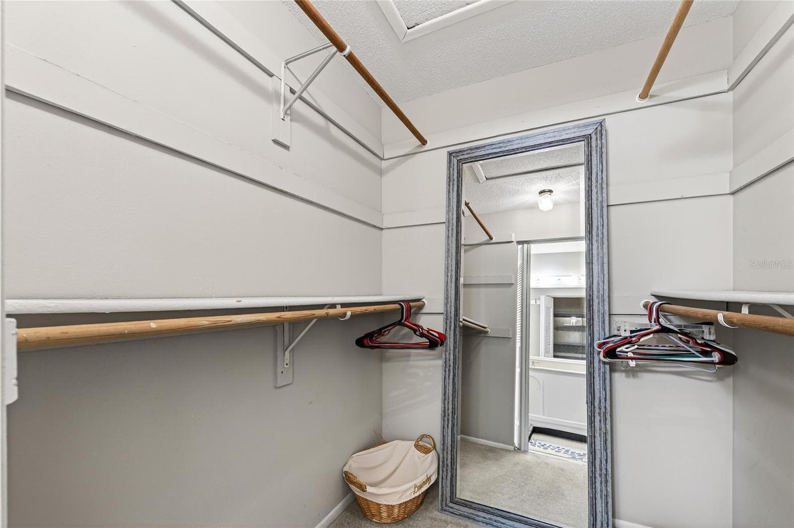 Master Bedroom Walk-in Closet - 360 THREE LAKES LN #J, VENICE