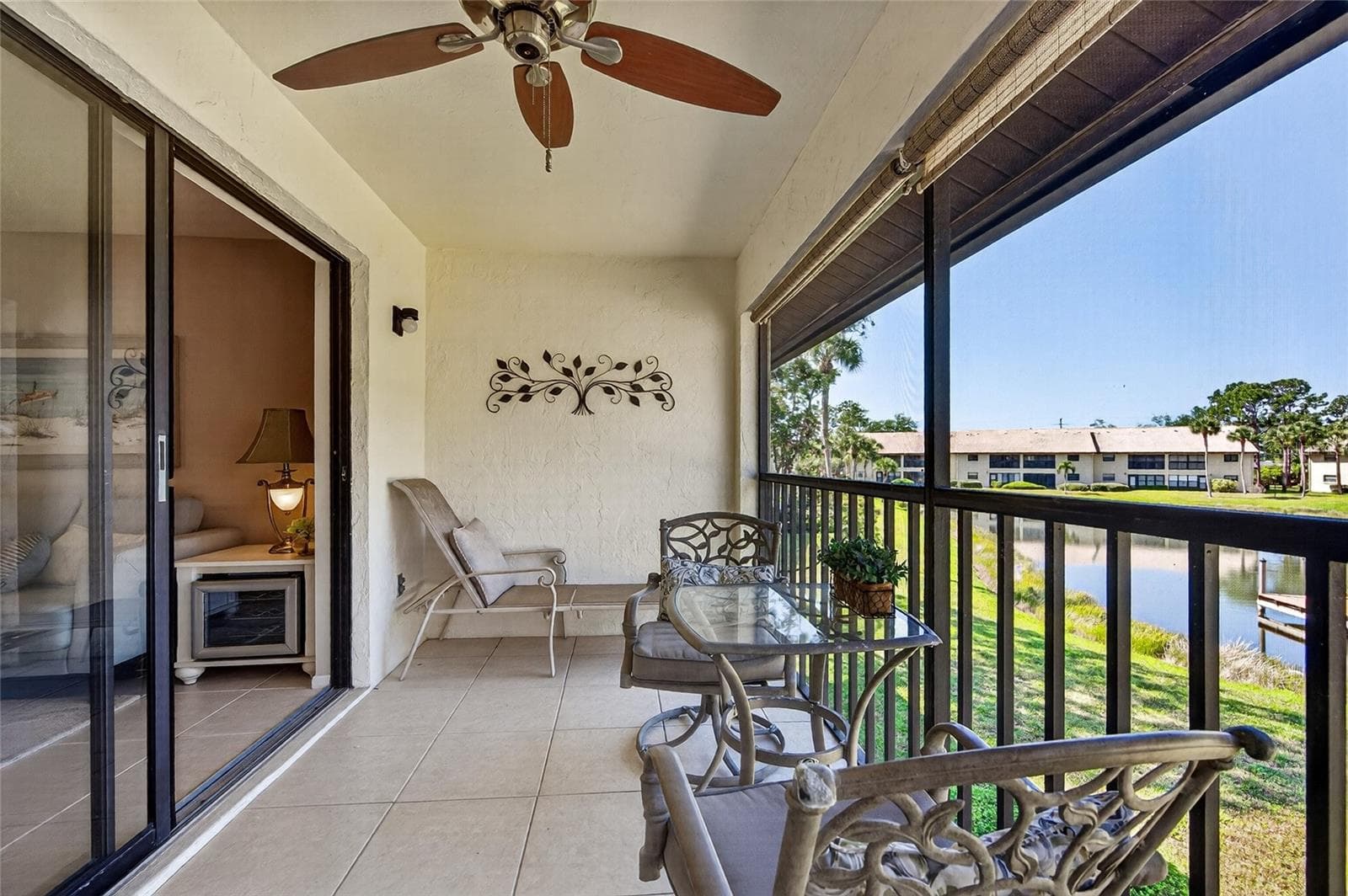 Lanai - 360 THREE LAKES LN #J, VENICE