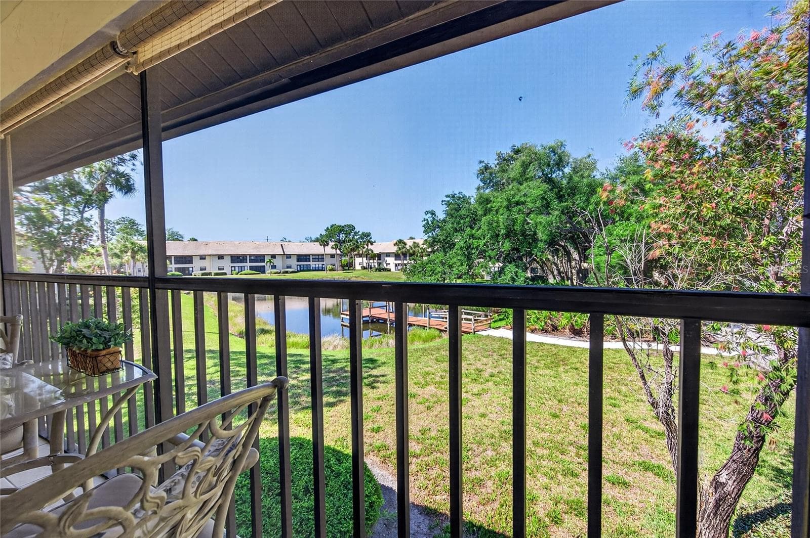 Lanai - 360 THREE LAKES LN #J, VENICE