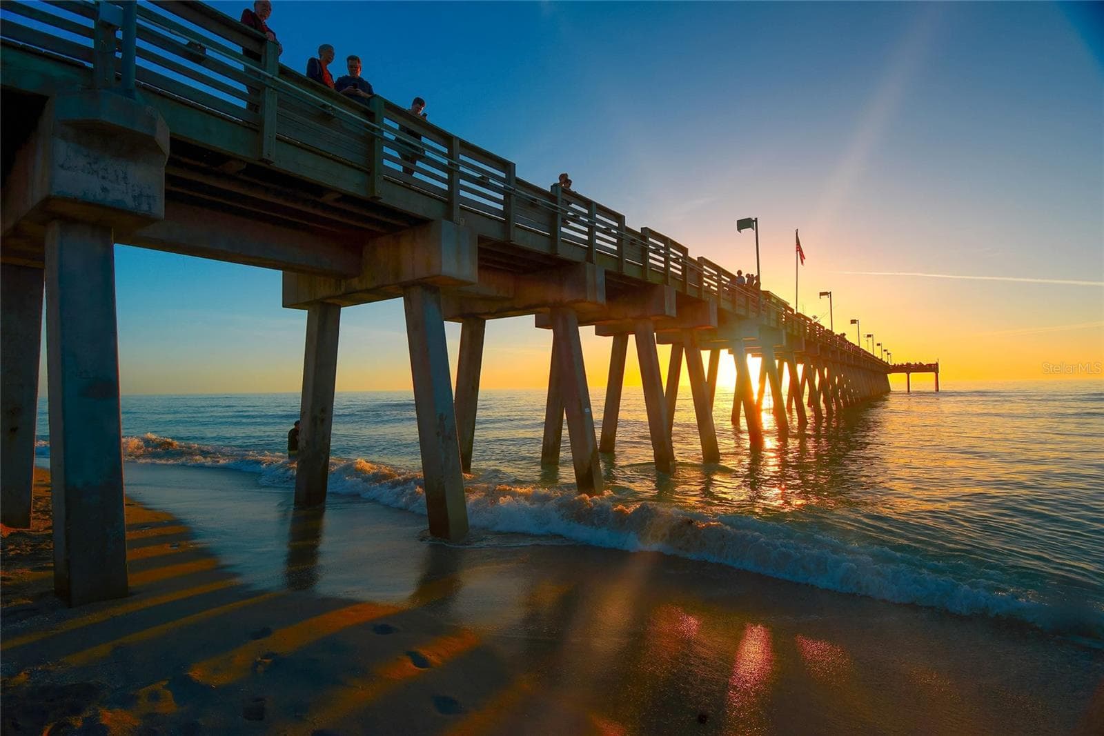 Venice Fishing Pier - 360 THREE LAKES LN #J, VENICE