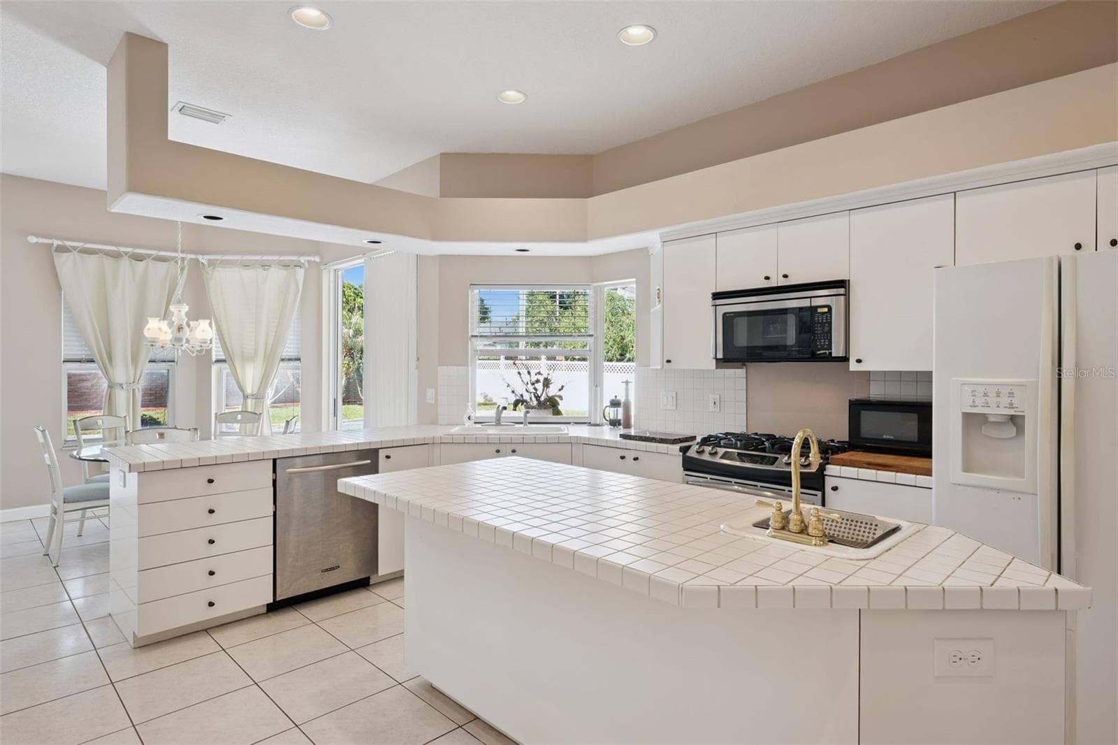 Single Family Residence at 3833 SANIBEL CV, OVIEDO, photo 10 of 46