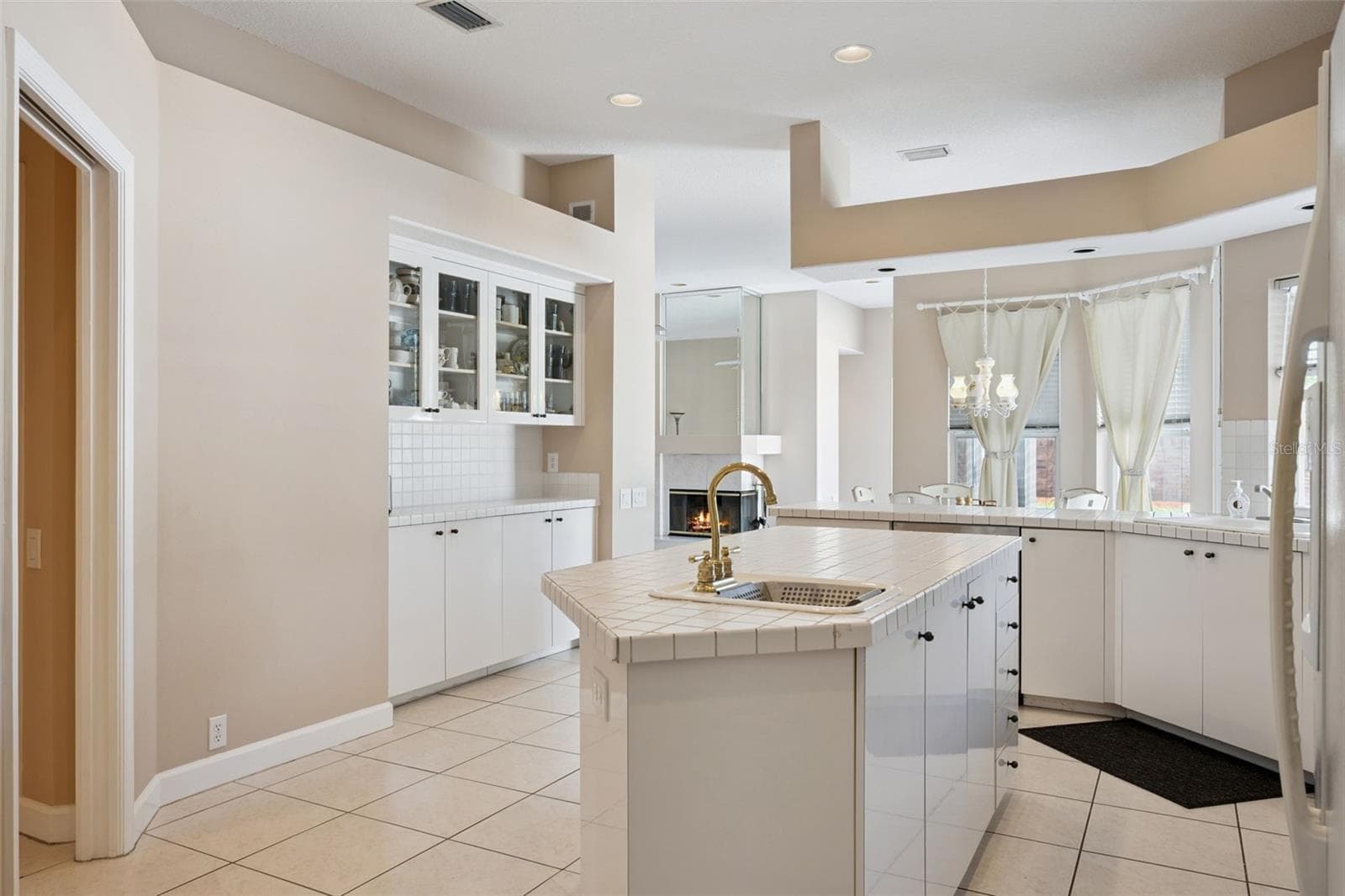 Single Family Residence at 3833 SANIBEL CV, OVIEDO, photo 11 of 46