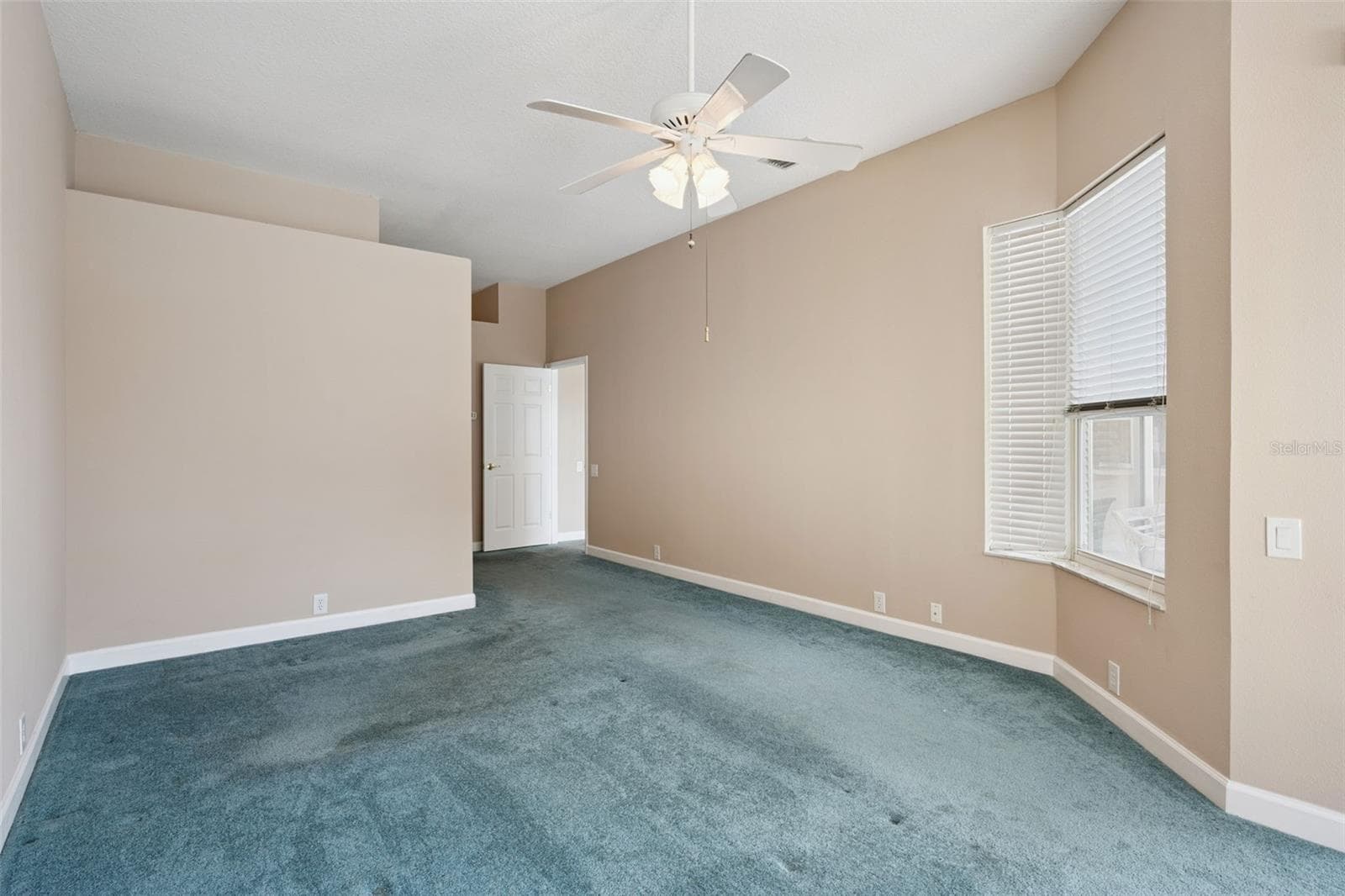 Single Family Residence at 3833 SANIBEL CV, OVIEDO, photo 13 of 46