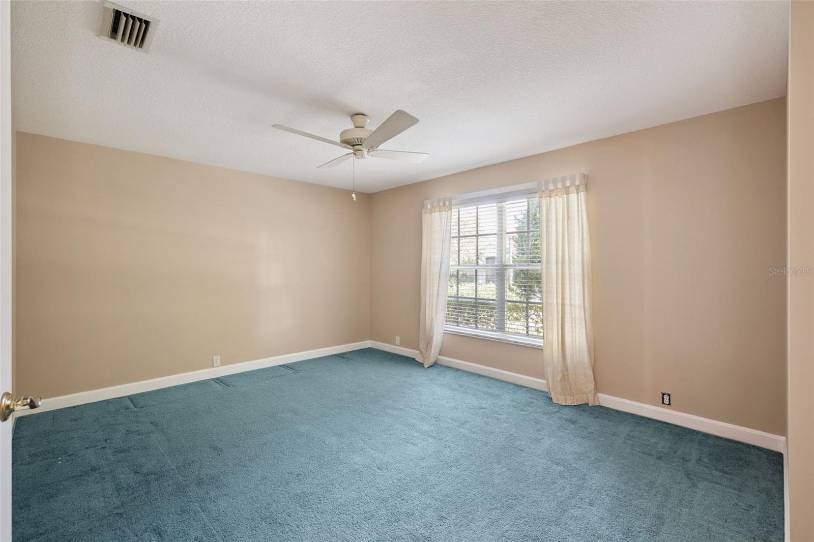 Single Family Residence at 3833 SANIBEL CV, OVIEDO, photo 14 of 46