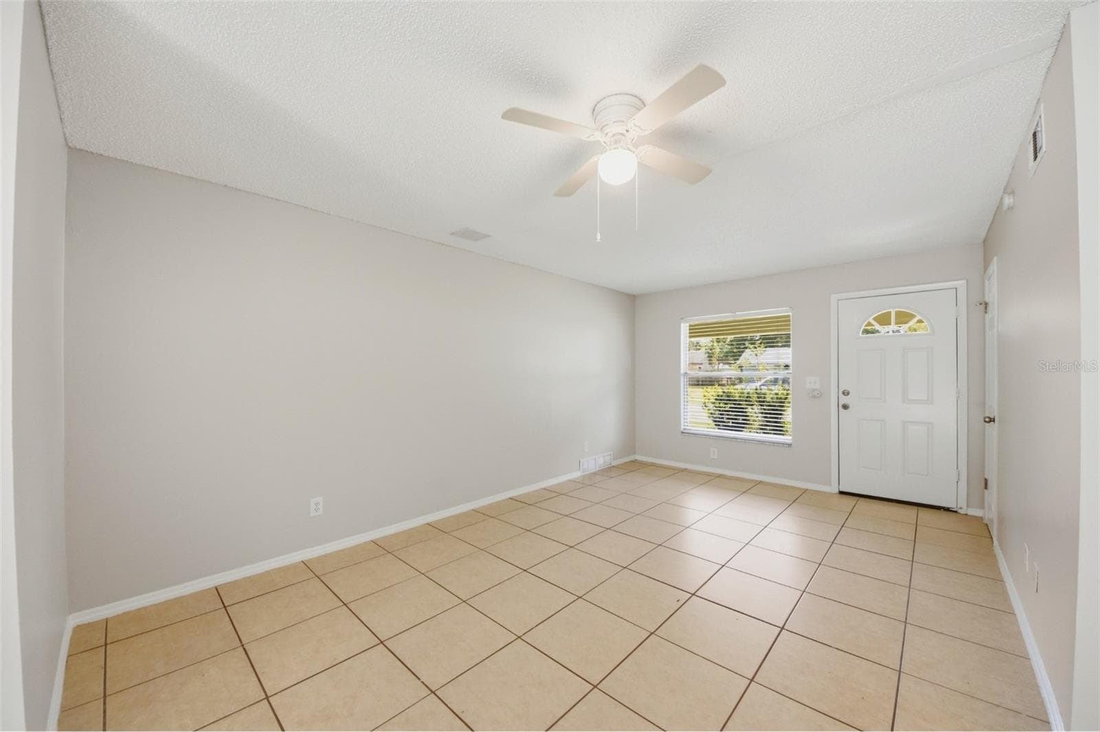 Single Family Residence at 865 RICH DR, OVIEDO, photo 3 of 20