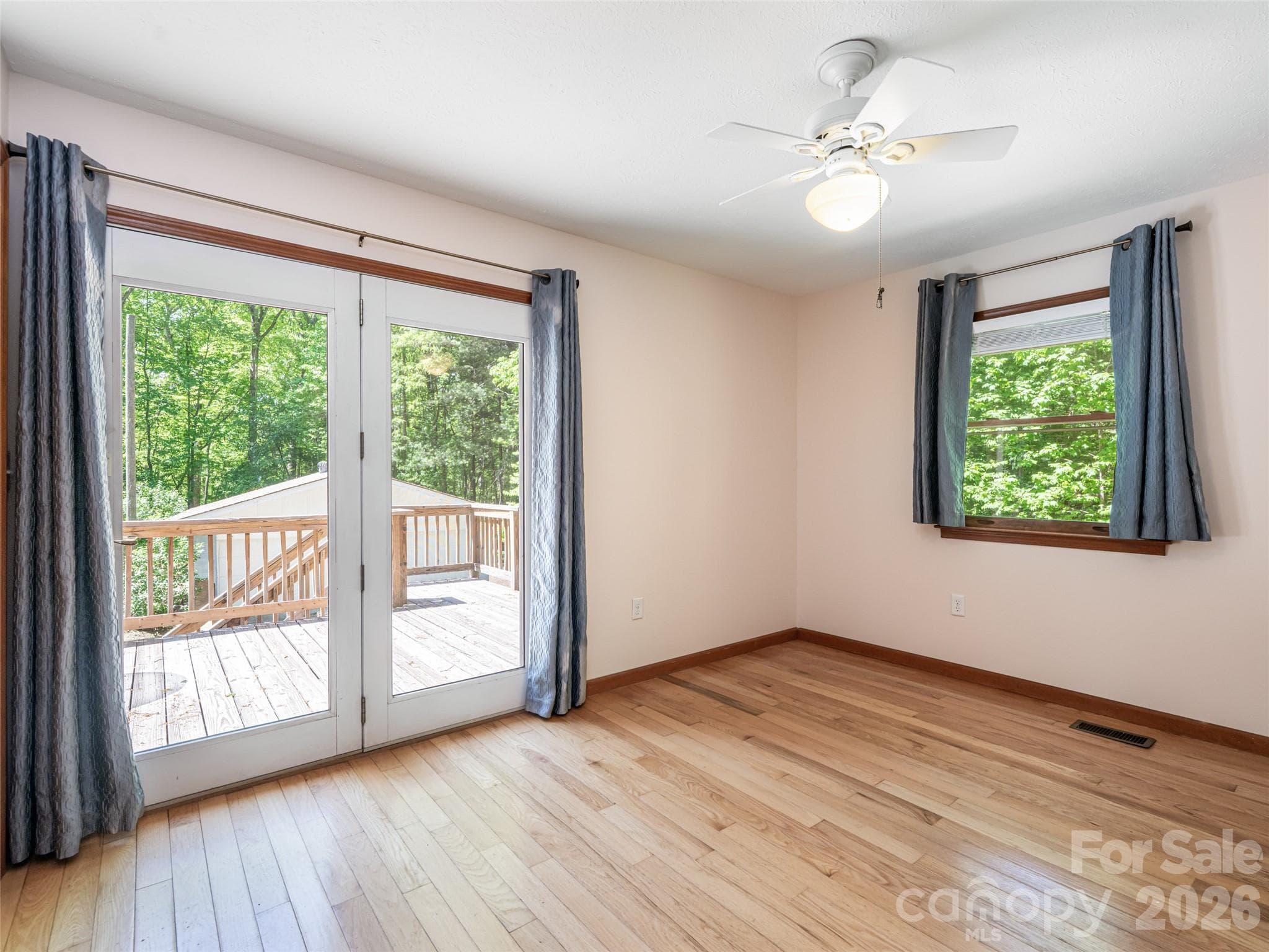 Single Family Residence at 146 Fairmont Road, Candler, photo 31 of 48