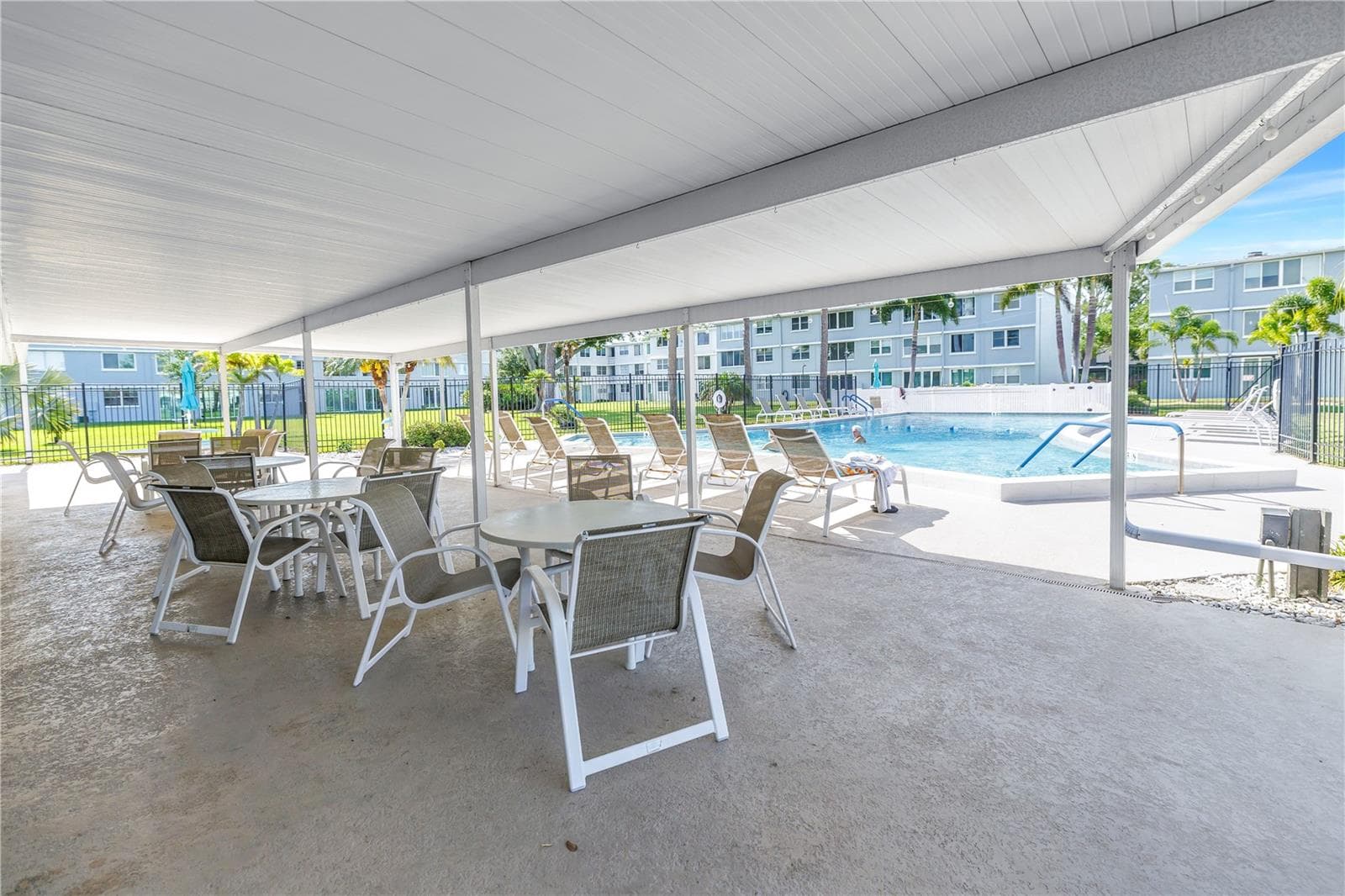 Condominium at 4720 LOCUST ST NE #318, ST PETERSBURG, photo 31 of 36