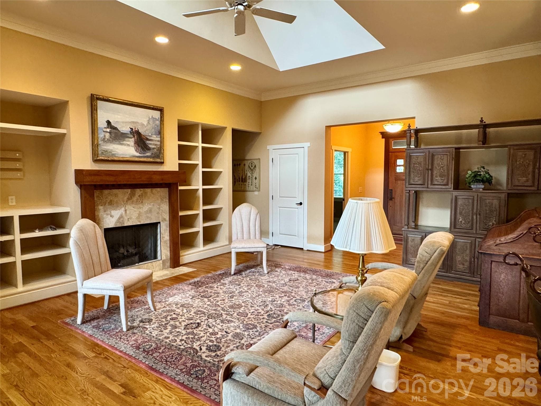 Single Family Residence at 894 Dunroy Drive, Hendersonville, photo 8 of 39