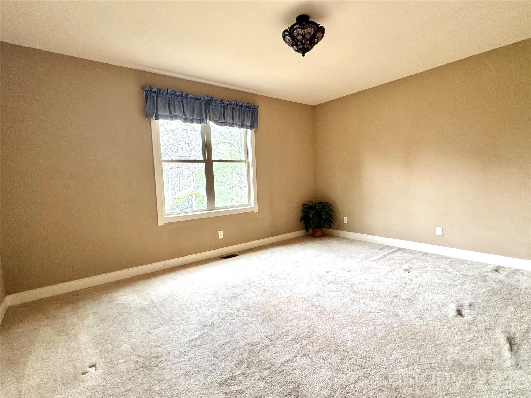 Single Family Residence at 894 Dunroy Drive, Hendersonville, photo 31 of 39