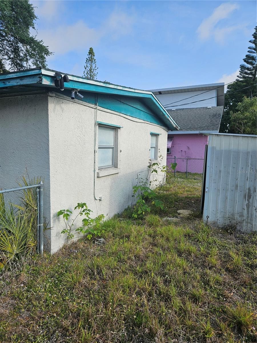 Single Family Residence at 2814 PALMADELIA AVE, SARASOTA, photo 19 of 24