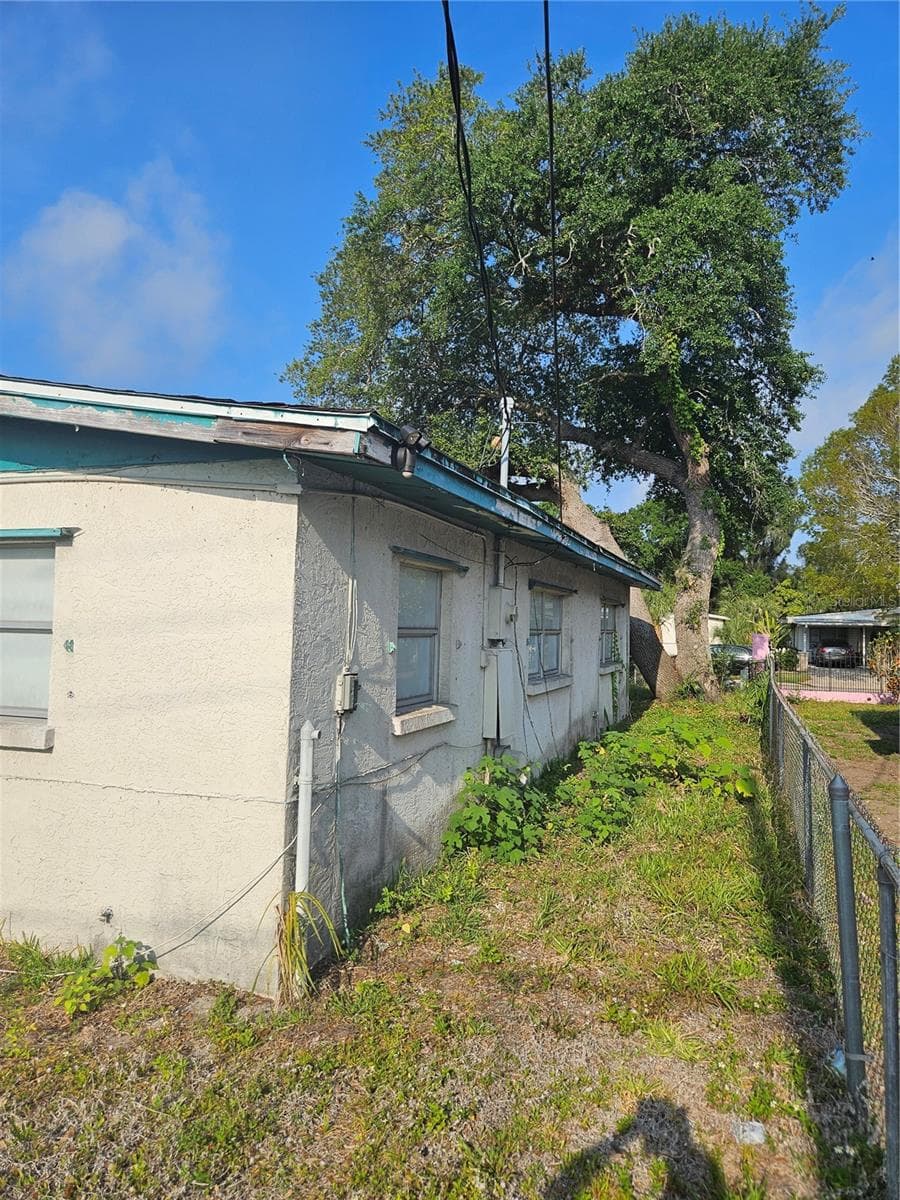 Single Family Residence at 2814 PALMADELIA AVE, SARASOTA, photo 23 of 24