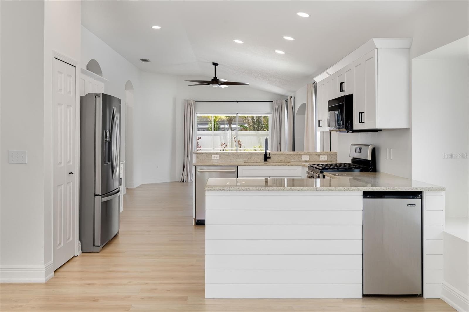 Single Family Residence at 6226 BLUEFLOWER CT, LAKEWOOD RANCH, photo 19 of 82