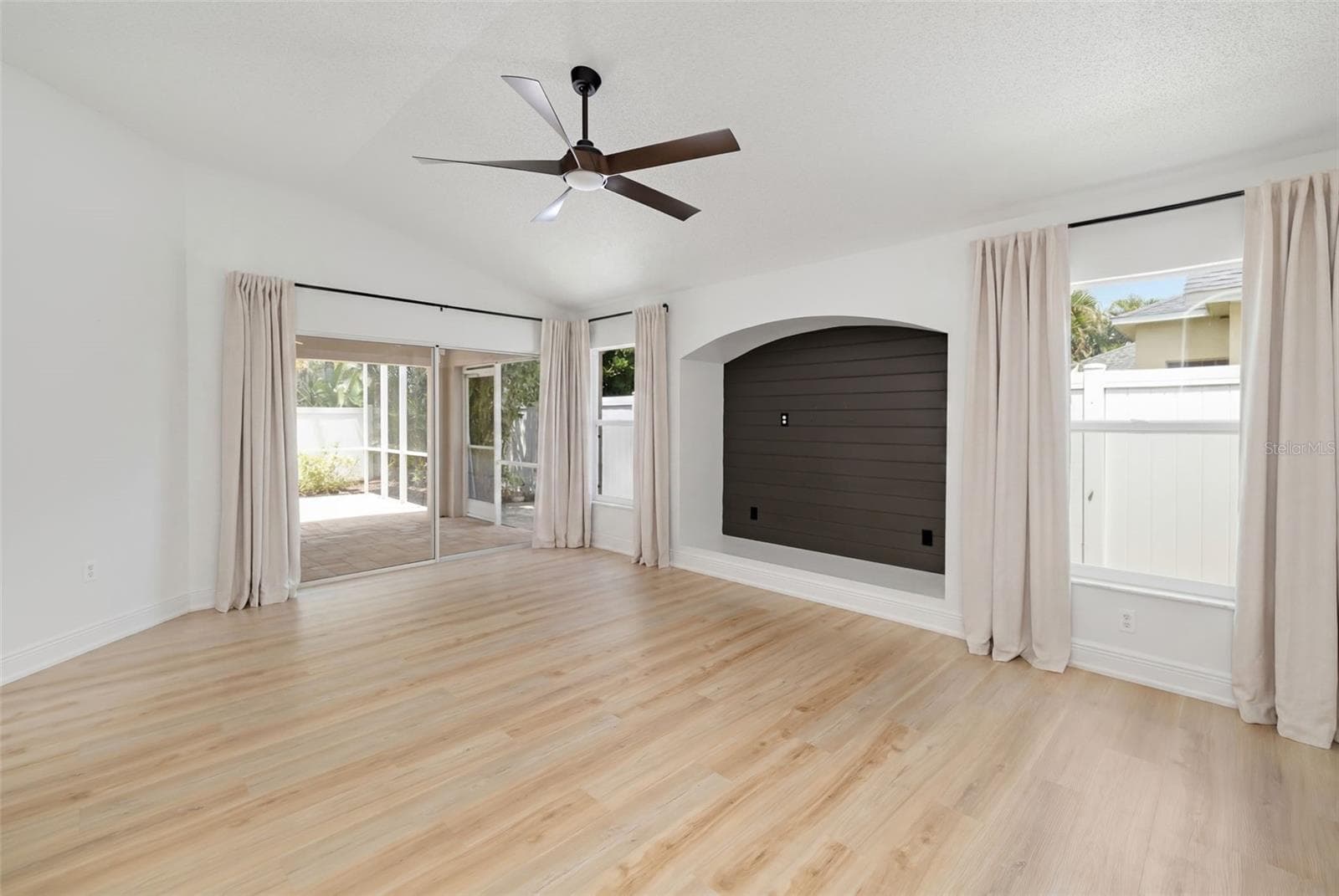 Single Family Residence at 6226 BLUEFLOWER CT, LAKEWOOD RANCH, photo 20 of 82