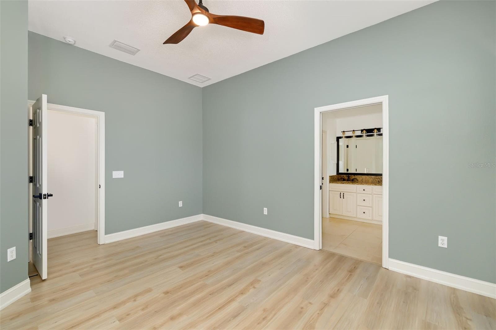 Single Family Residence at 6226 BLUEFLOWER CT, LAKEWOOD RANCH, photo 31 of 82
