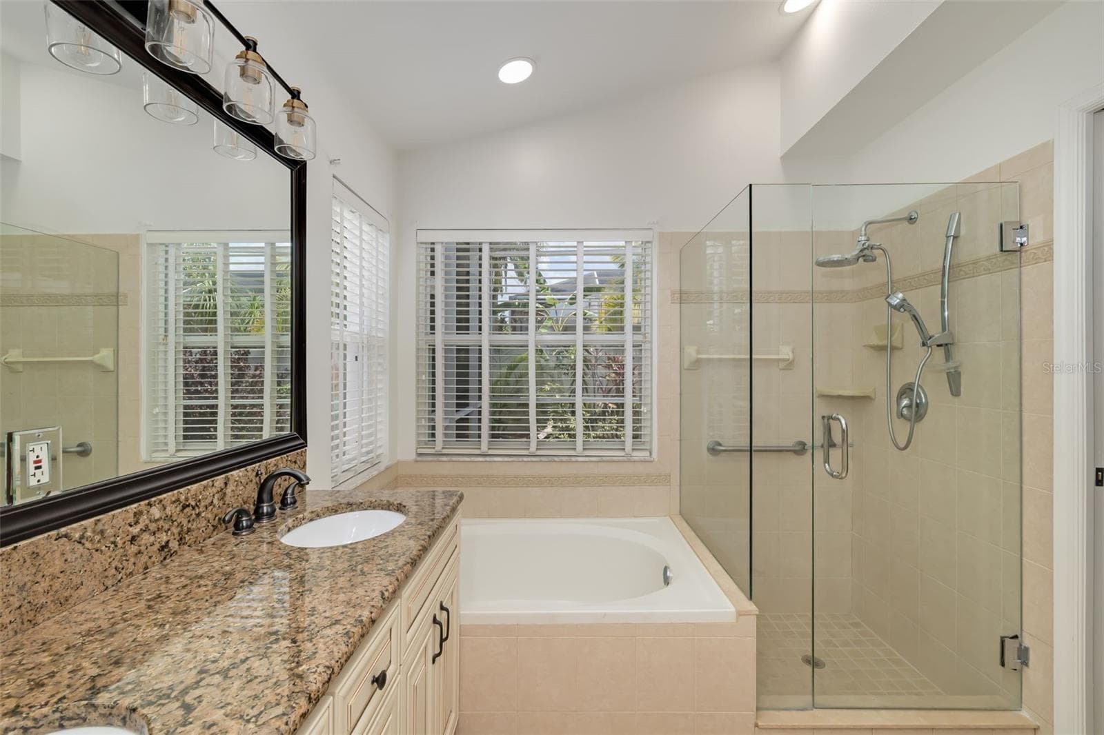 Single Family Residence at 6226 BLUEFLOWER CT, LAKEWOOD RANCH, photo 33 of 82