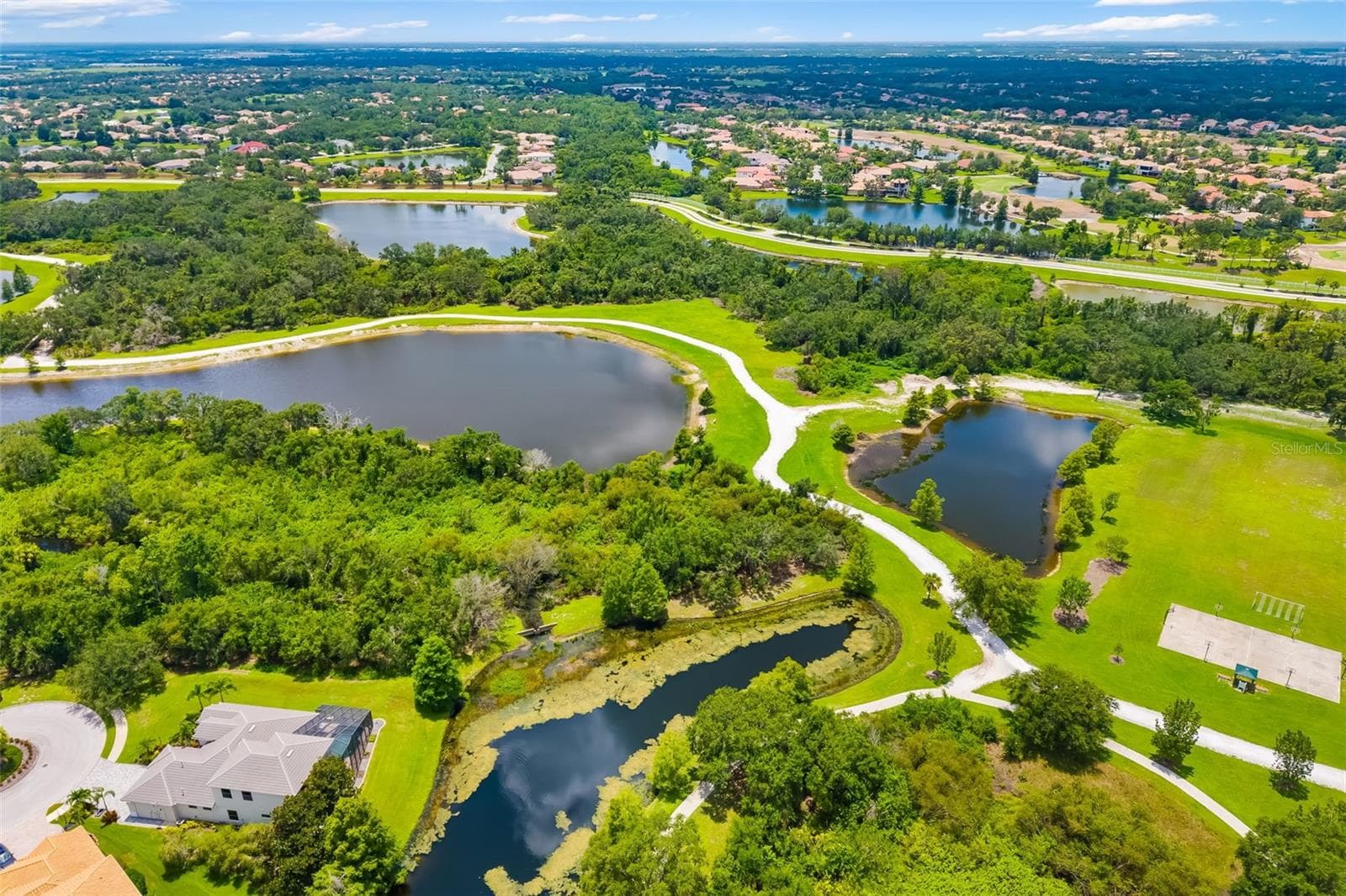 Single Family Residence at 6226 BLUEFLOWER CT, LAKEWOOD RANCH, photo 77 of 82