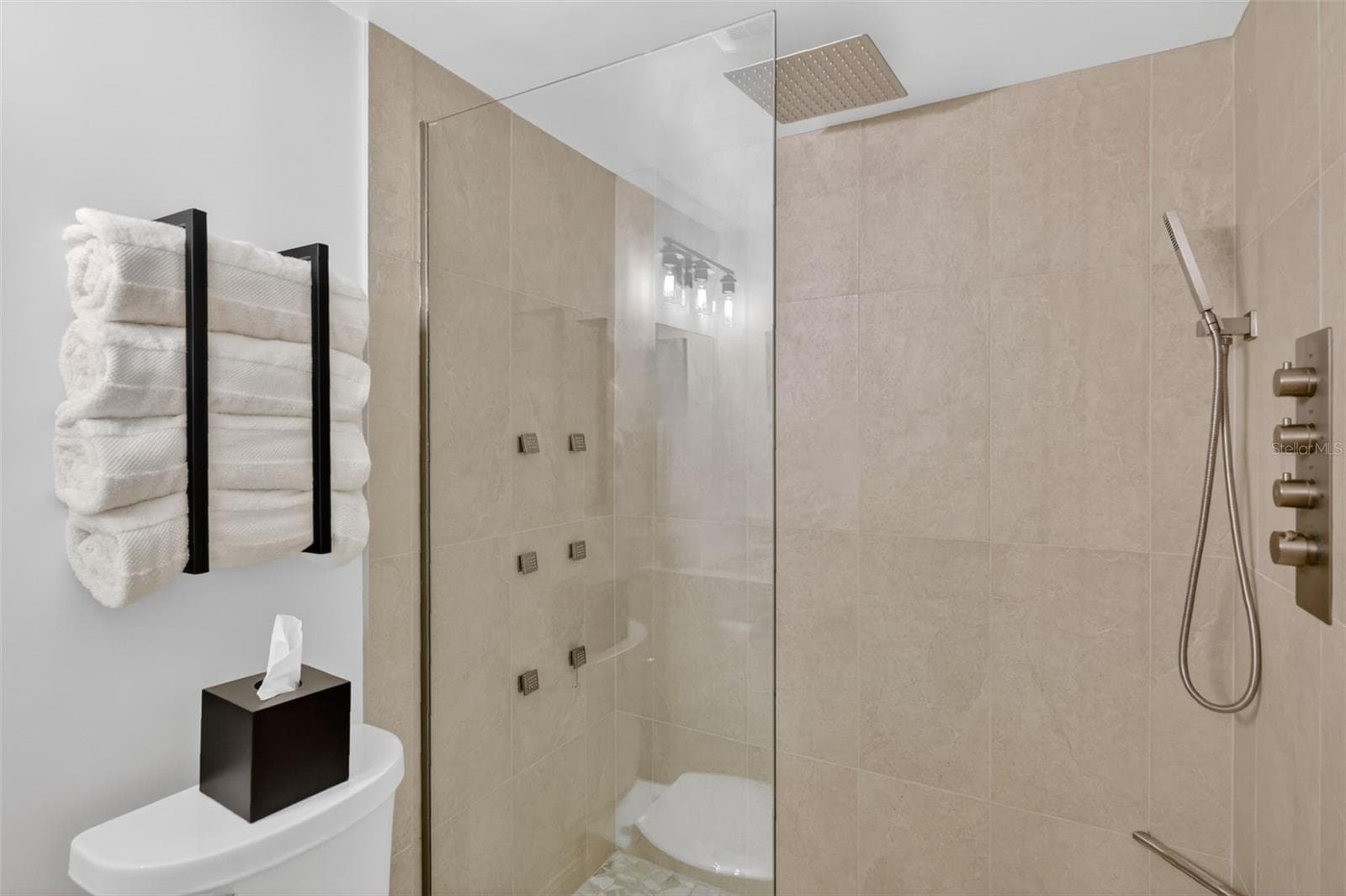 Condominium at 101 N GRANDVIEW ST #1, MOUNT DORA, photo 28 of 64