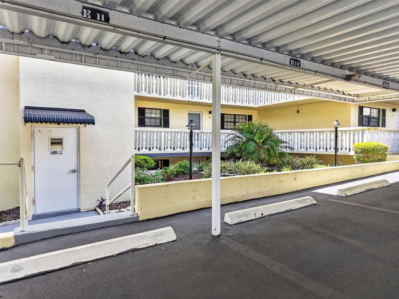 Condominium at 101 N GRANDVIEW ST #1, MOUNT DORA, photo 36 of 64