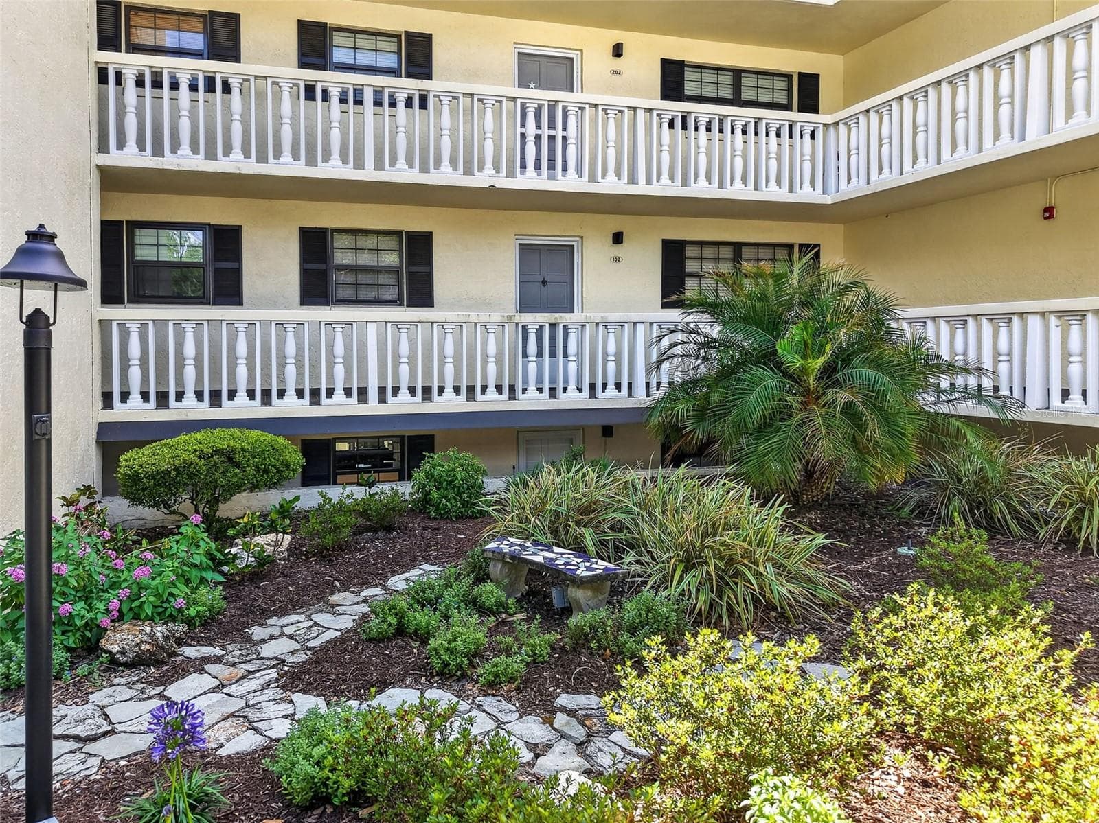 Condominium at 101 N GRANDVIEW ST #1, MOUNT DORA, photo 37 of 64