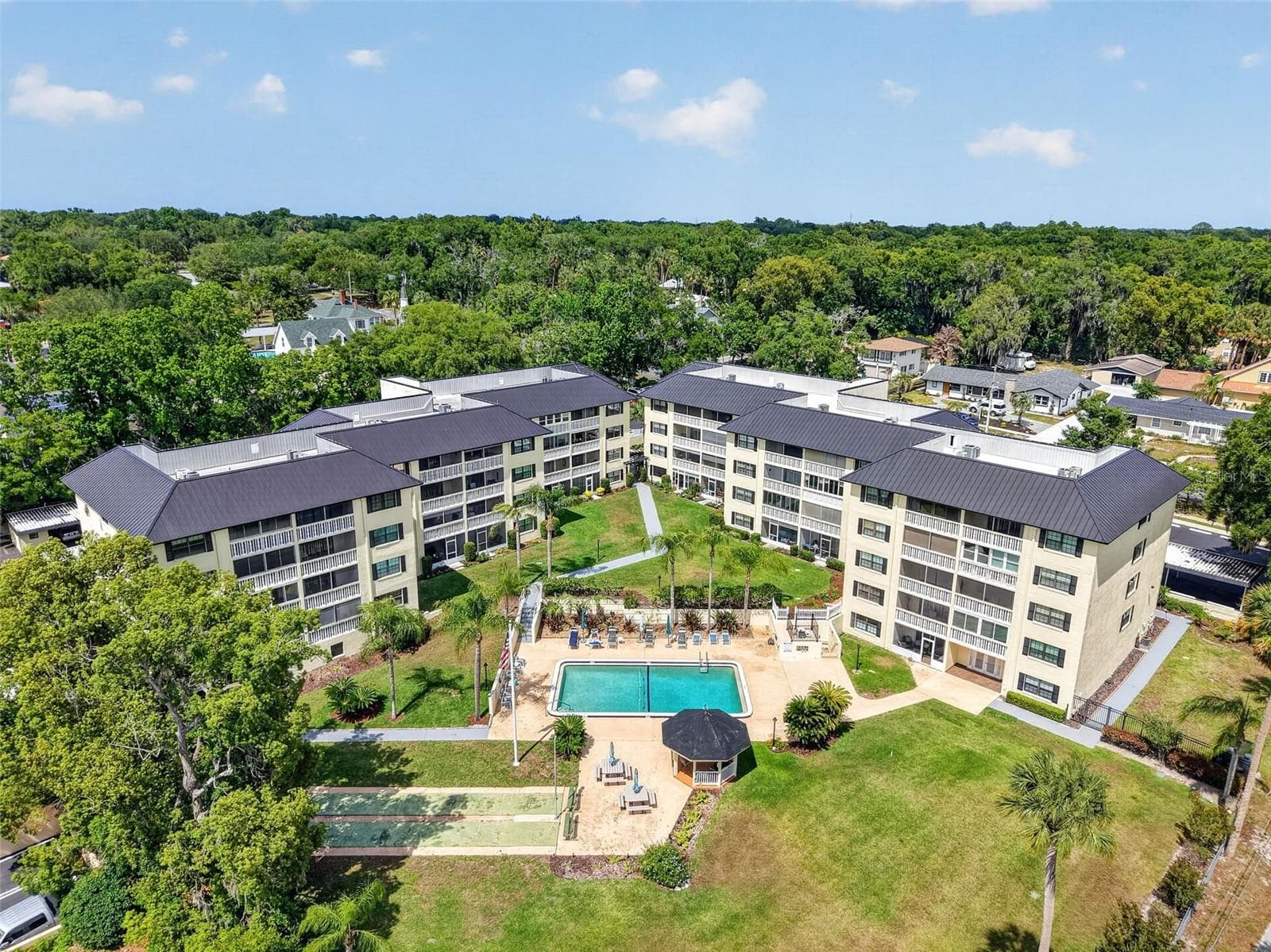 Condominium at 101 N GRANDVIEW ST #1, MOUNT DORA, photo 40 of 64