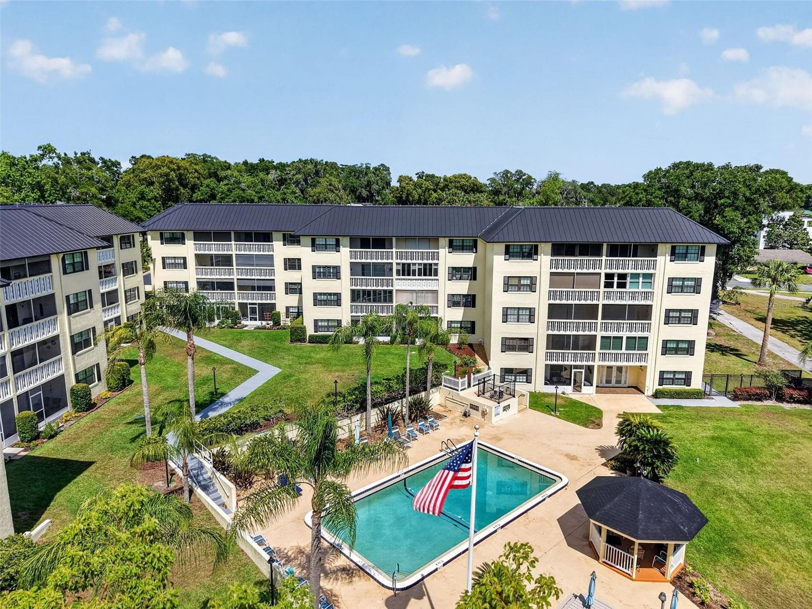 Condominium at 101 N GRANDVIEW ST #1, MOUNT DORA, photo 42 of 64