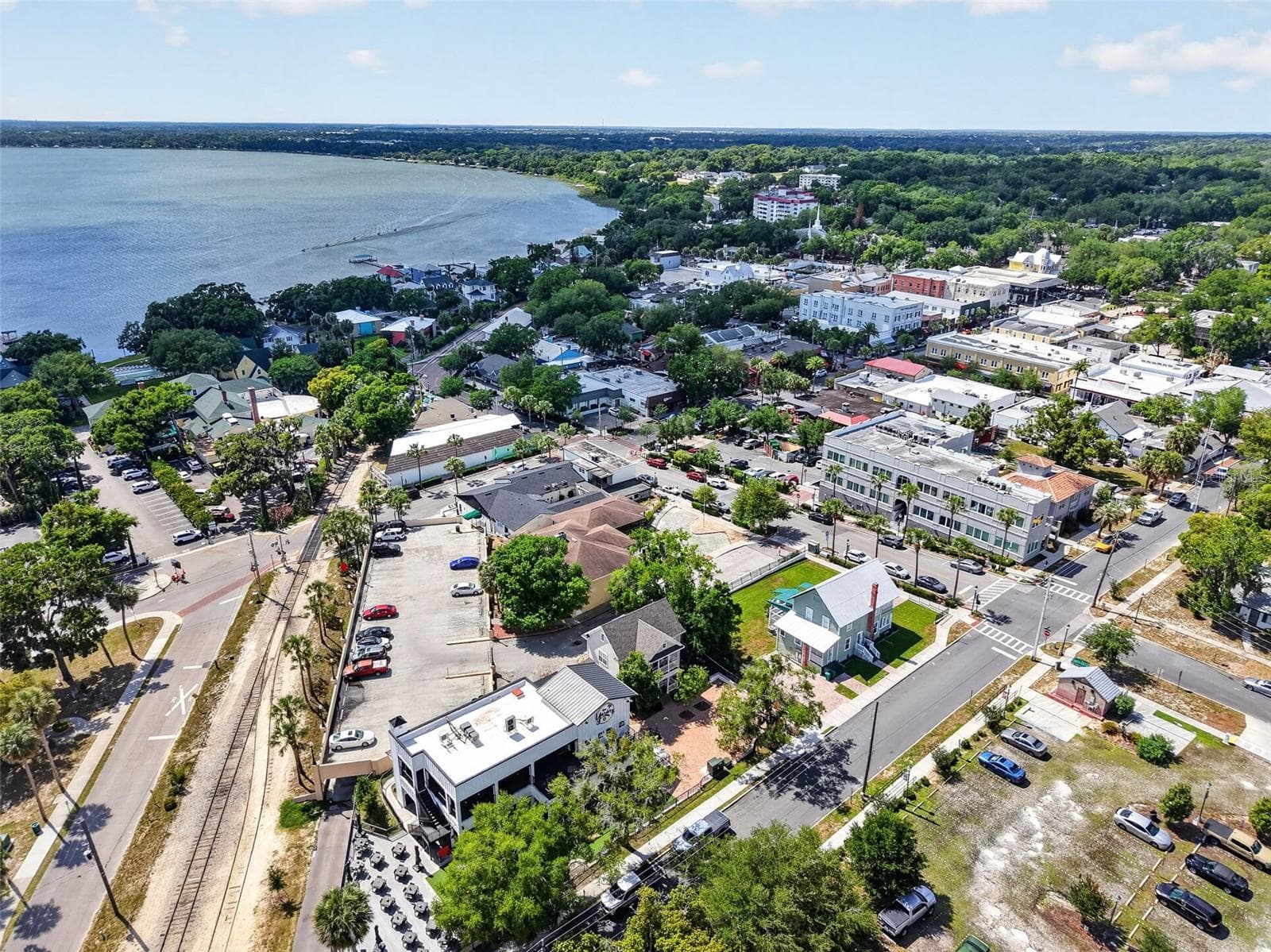 Condominium at 101 N GRANDVIEW ST #1, MOUNT DORA, photo 54 of 64