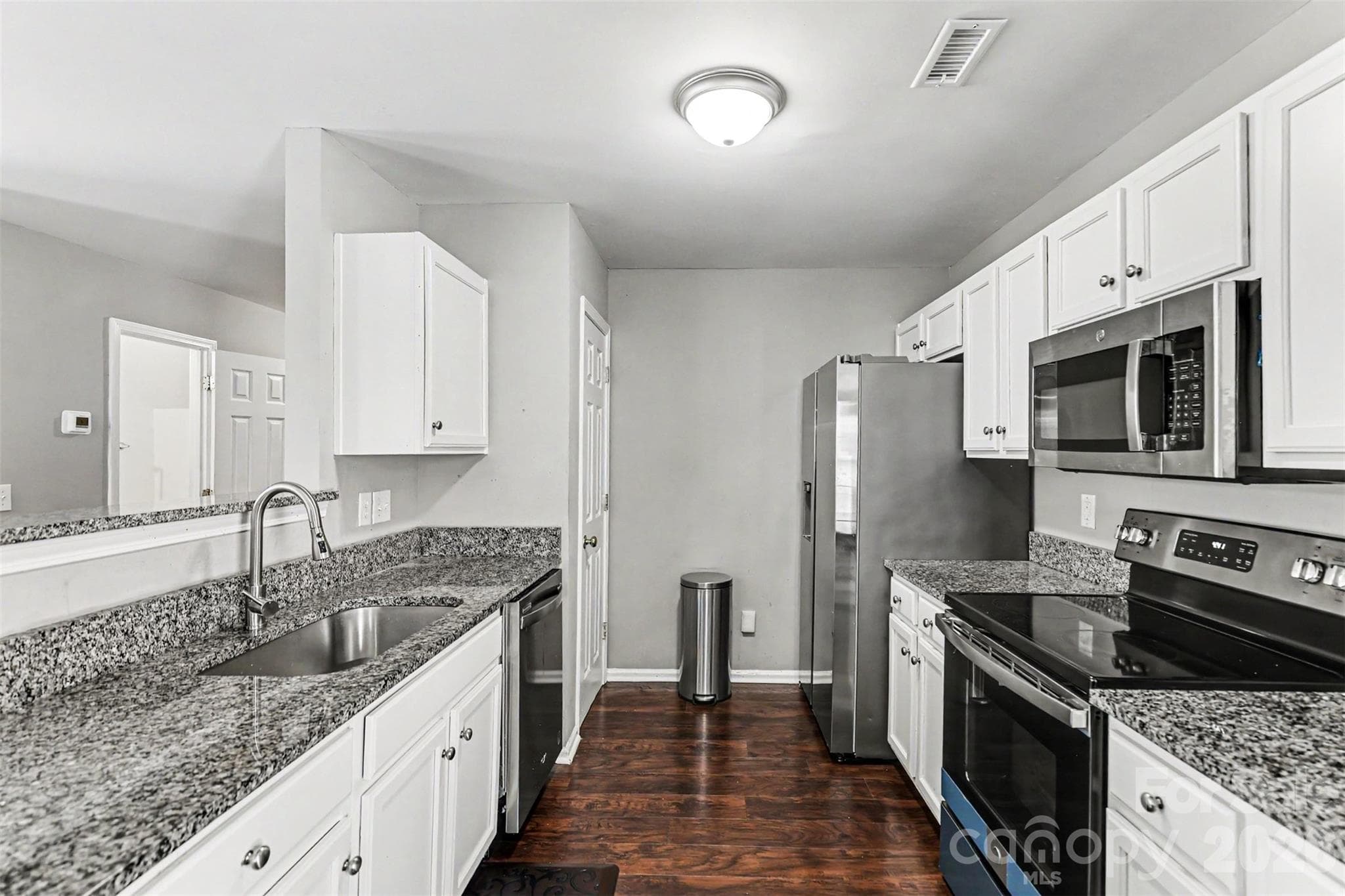 Single Family Residence at 306 Cayman Way, Charlotte, photo 8 of 23