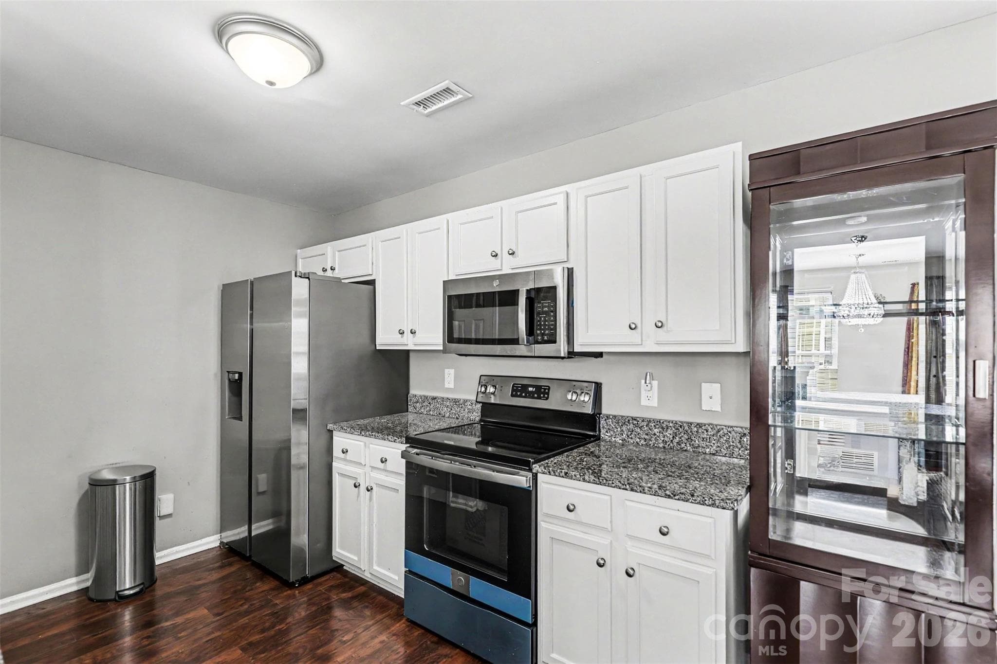 Single Family Residence at 306 Cayman Way, Charlotte, photo 9 of 23