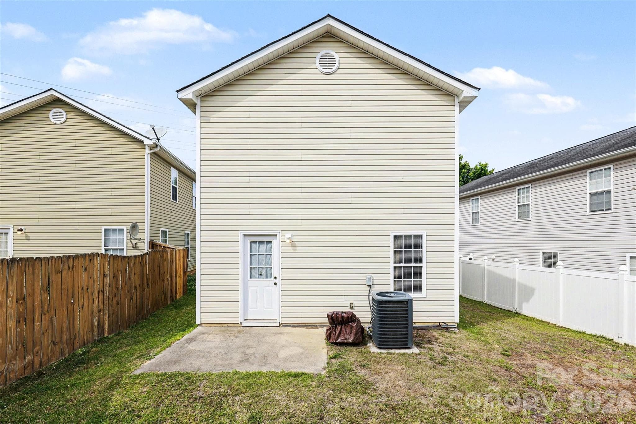 Single Family Residence at 306 Cayman Way, Charlotte, photo 21 of 23