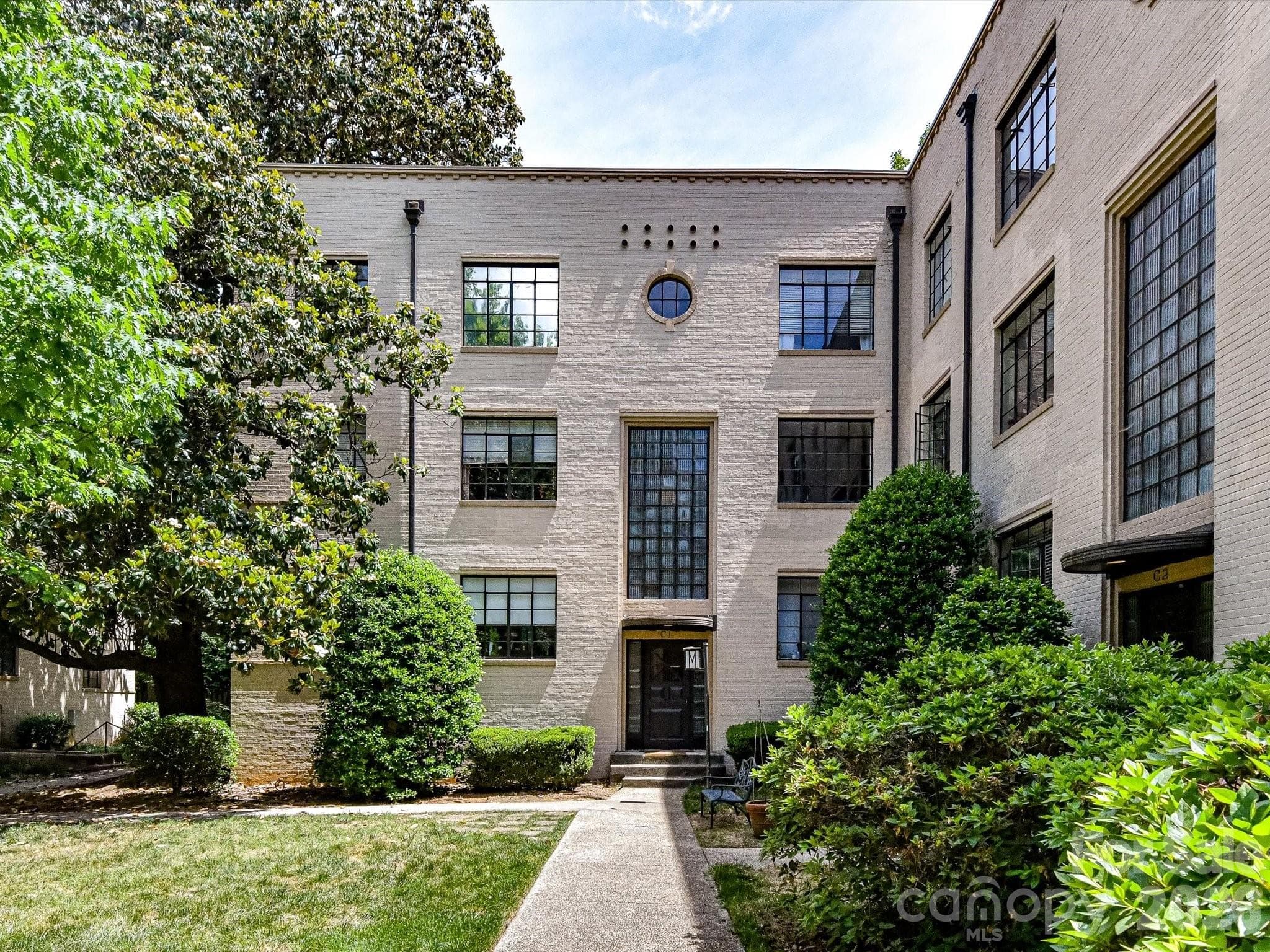 Condominium at Charlotte, photo 2 of 22