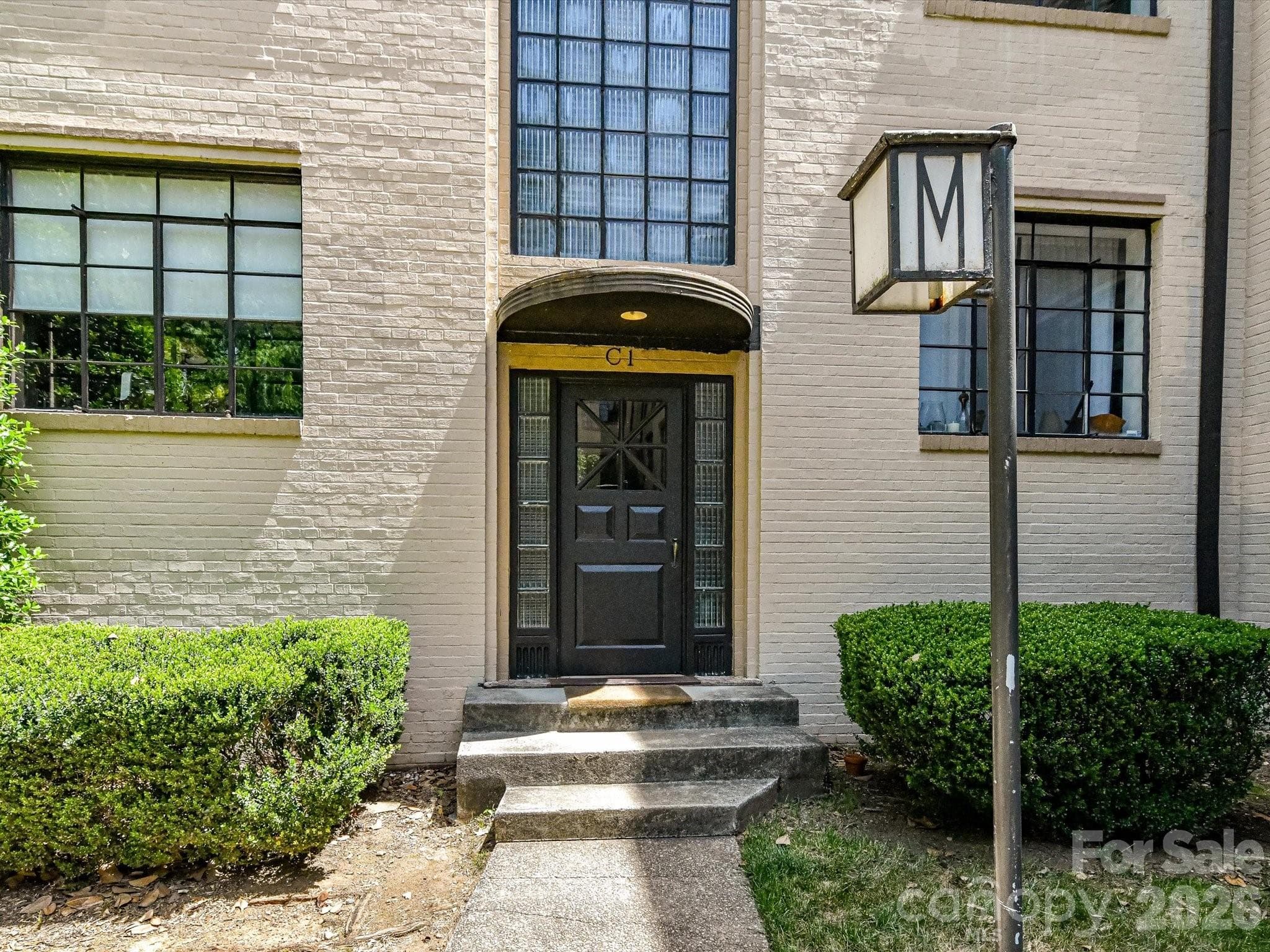 Condominium at 1121 Myrtle Avenue, Charlotte, photo 3 of 22