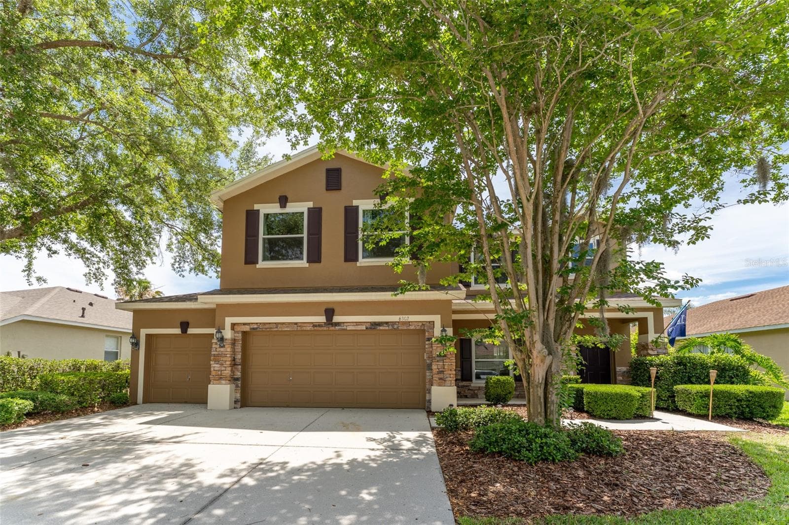 Single Family Residence at 6302 BRIDGEVISTA DR, LITHIA, photo 2 of 83