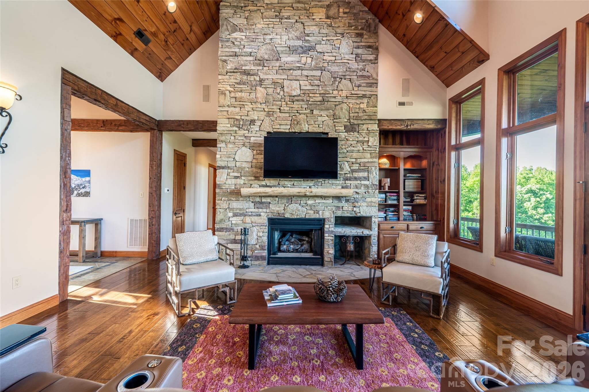 Single Family Residence at 326 Summit Drive, Whittier, photo 9 of 48
