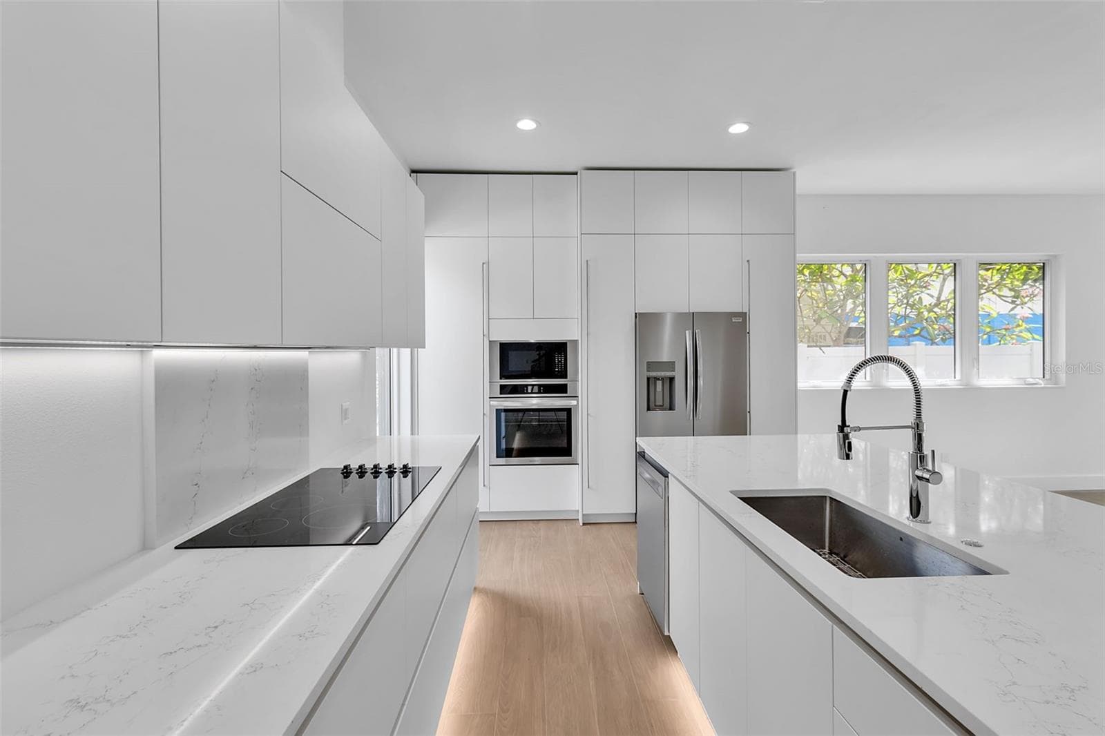Single Family Residence at 2516 BROWNING ST, SARASOTA, photo 11 of 38