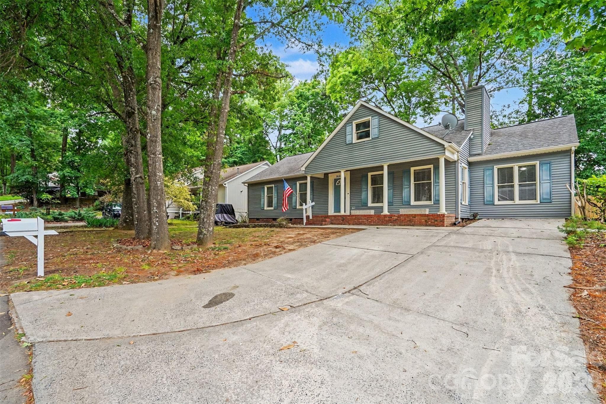 Single Family Residence at Tega Cay, photo 2 of 29