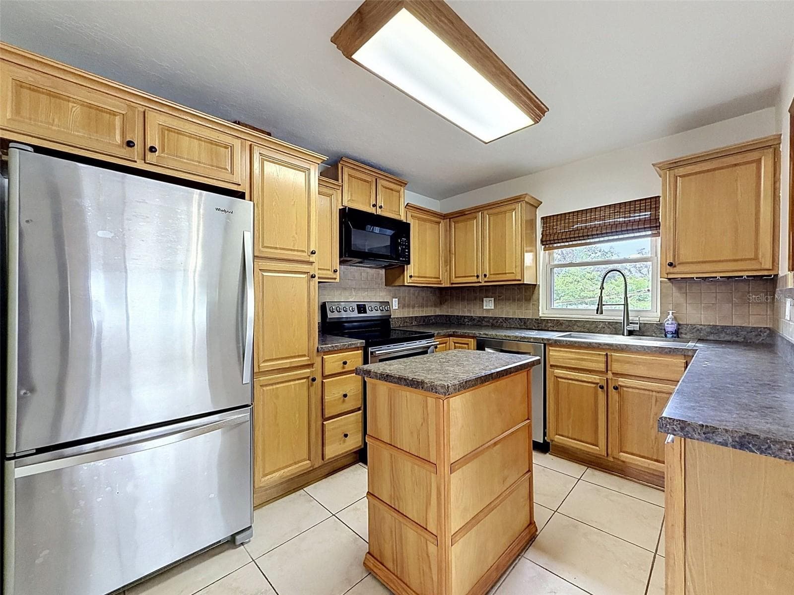 Updated kitchen - 2518 W NORTH ST, TAMPA