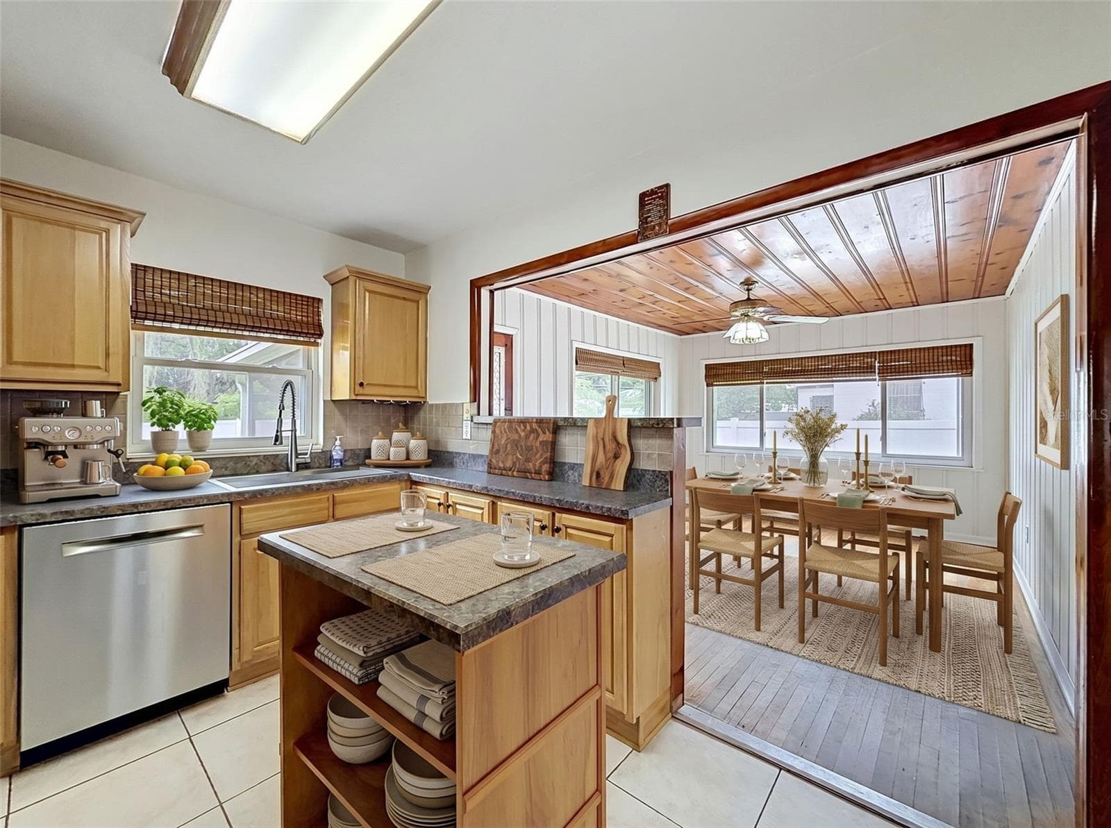 Kitchen with attached dining room - 2518 W NORTH ST, TAMPA