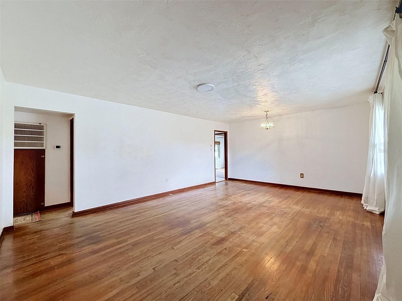 Living room - 2518 W NORTH ST, TAMPA