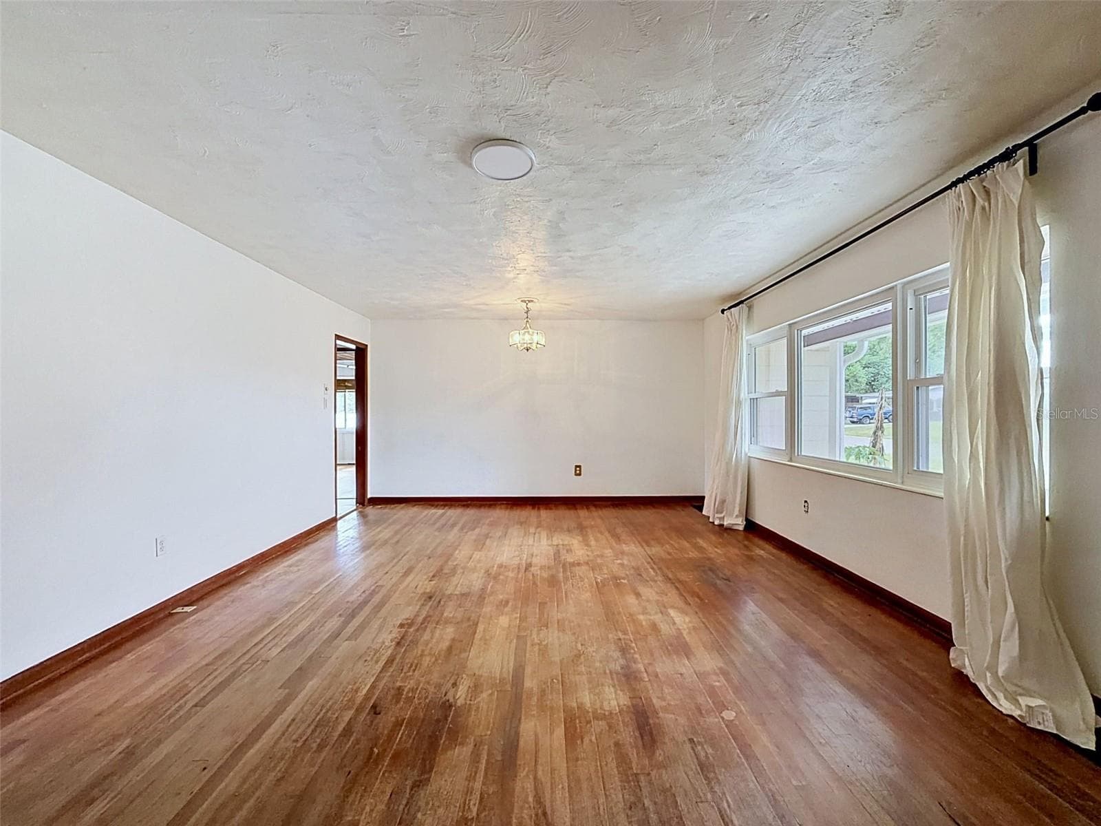 Living room - 2518 W NORTH ST, TAMPA