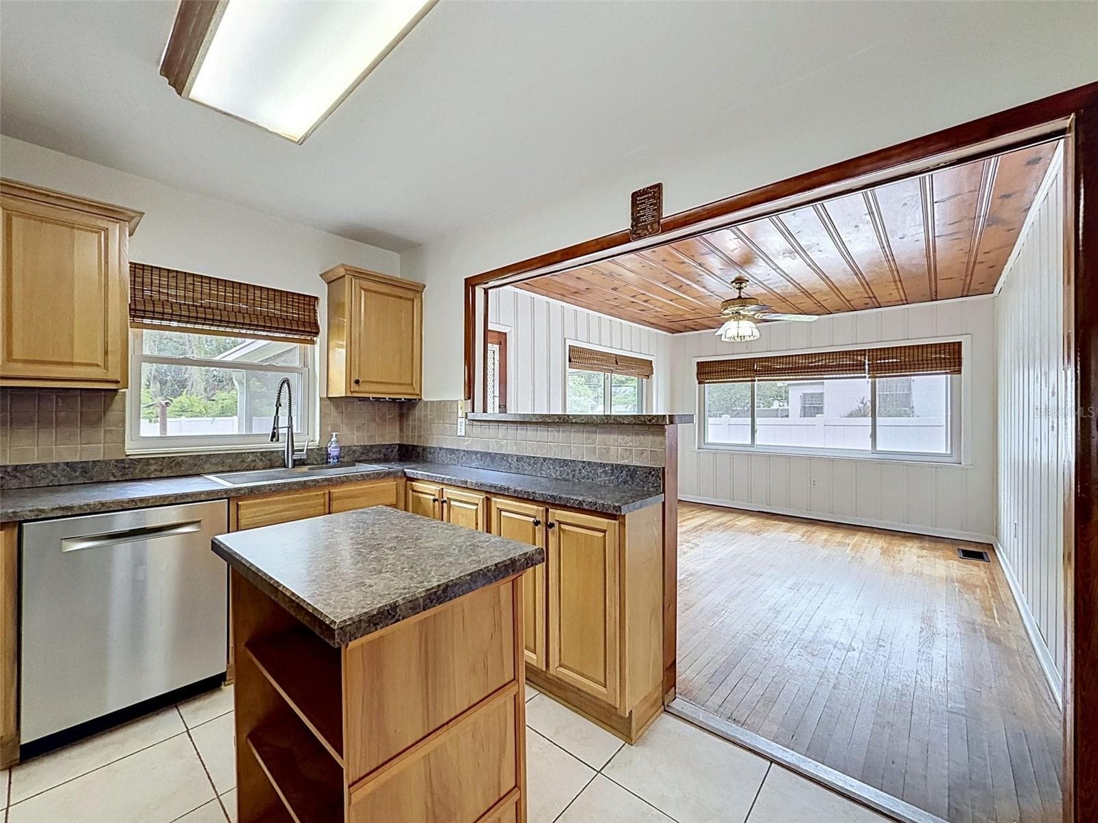 Kitchen - 2518 W NORTH ST, TAMPA