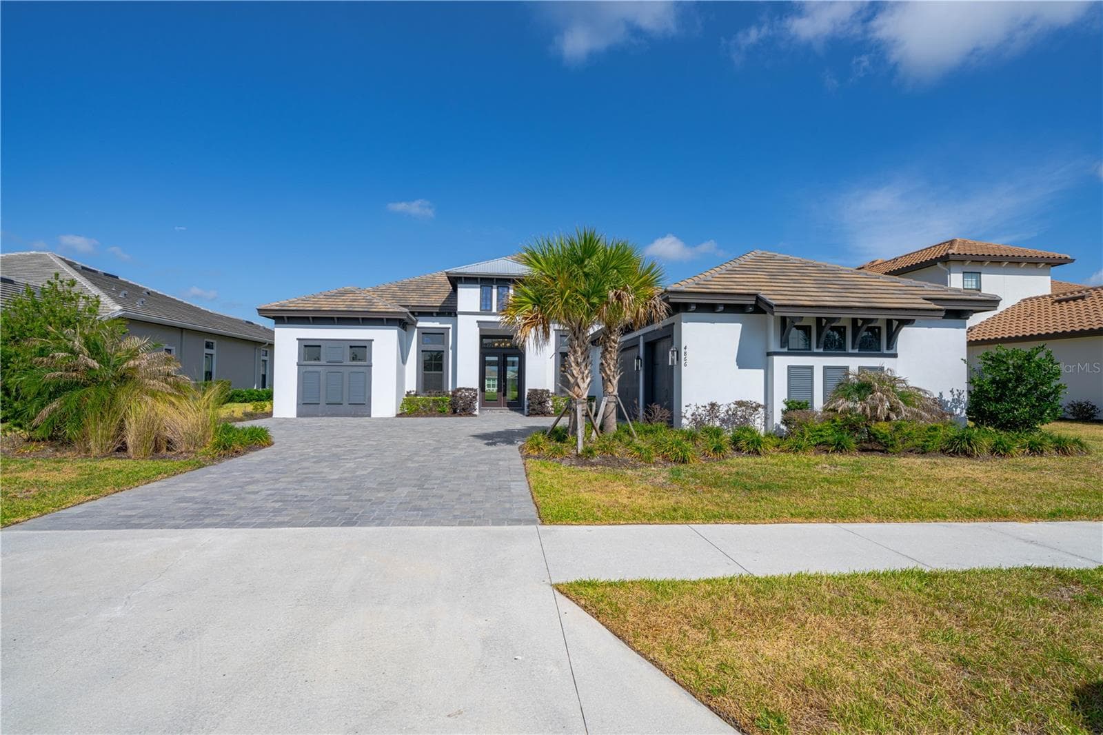 FRONT YARD - 4866 FRECCIA LOOP, WESLEY CHAPEL