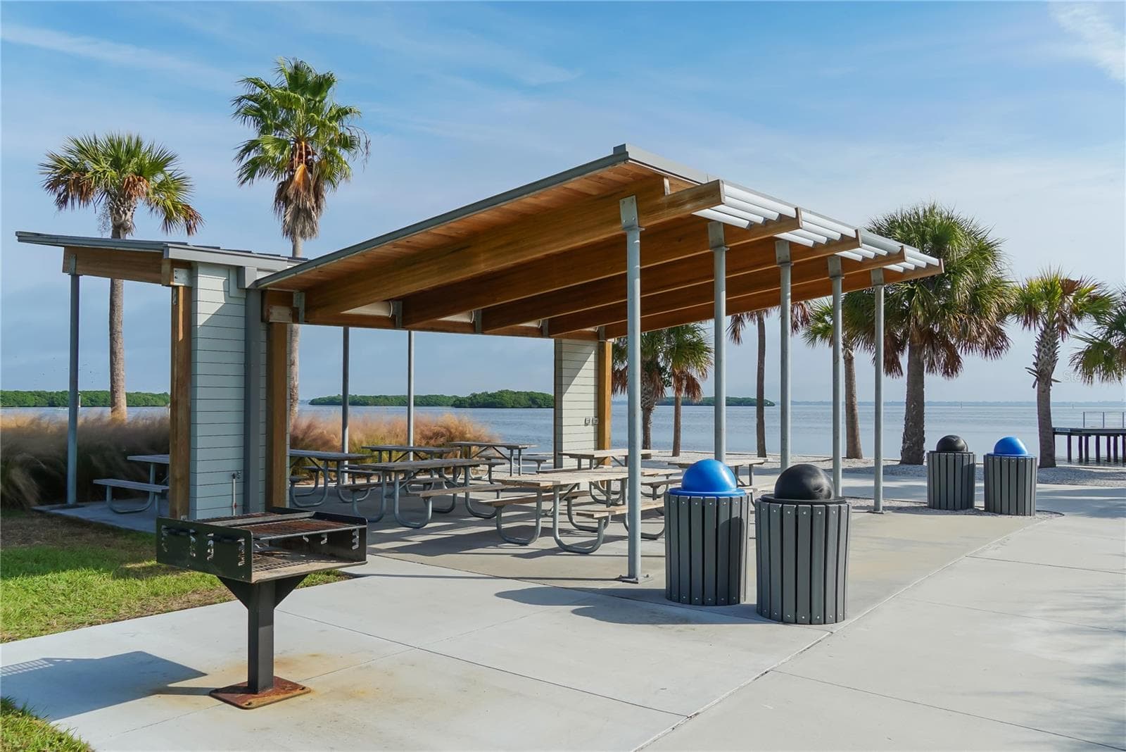 Enjoy a picnic at the Longboat Bayfront Park while you experience the Florida active lifestyle! - 3040 GULF OF MEXICO DR #3, LONGBOAT KEY