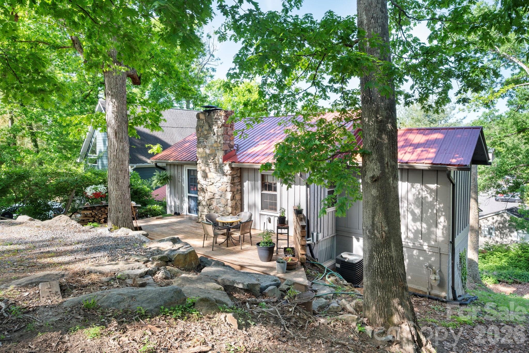 Cozy front porch - Asheville
