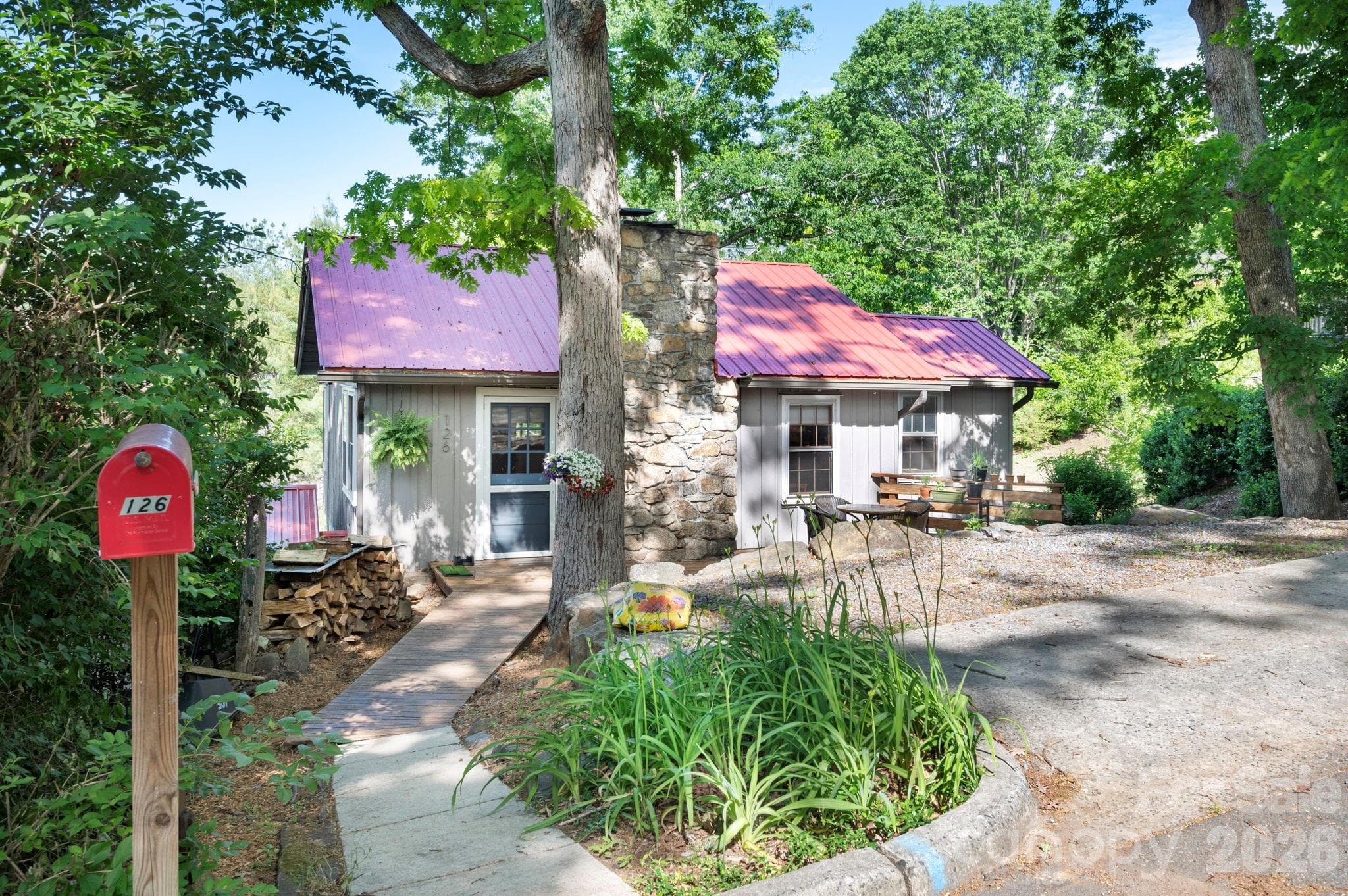 Plenty of planting areas - 126 Maney Avenue, Asheville