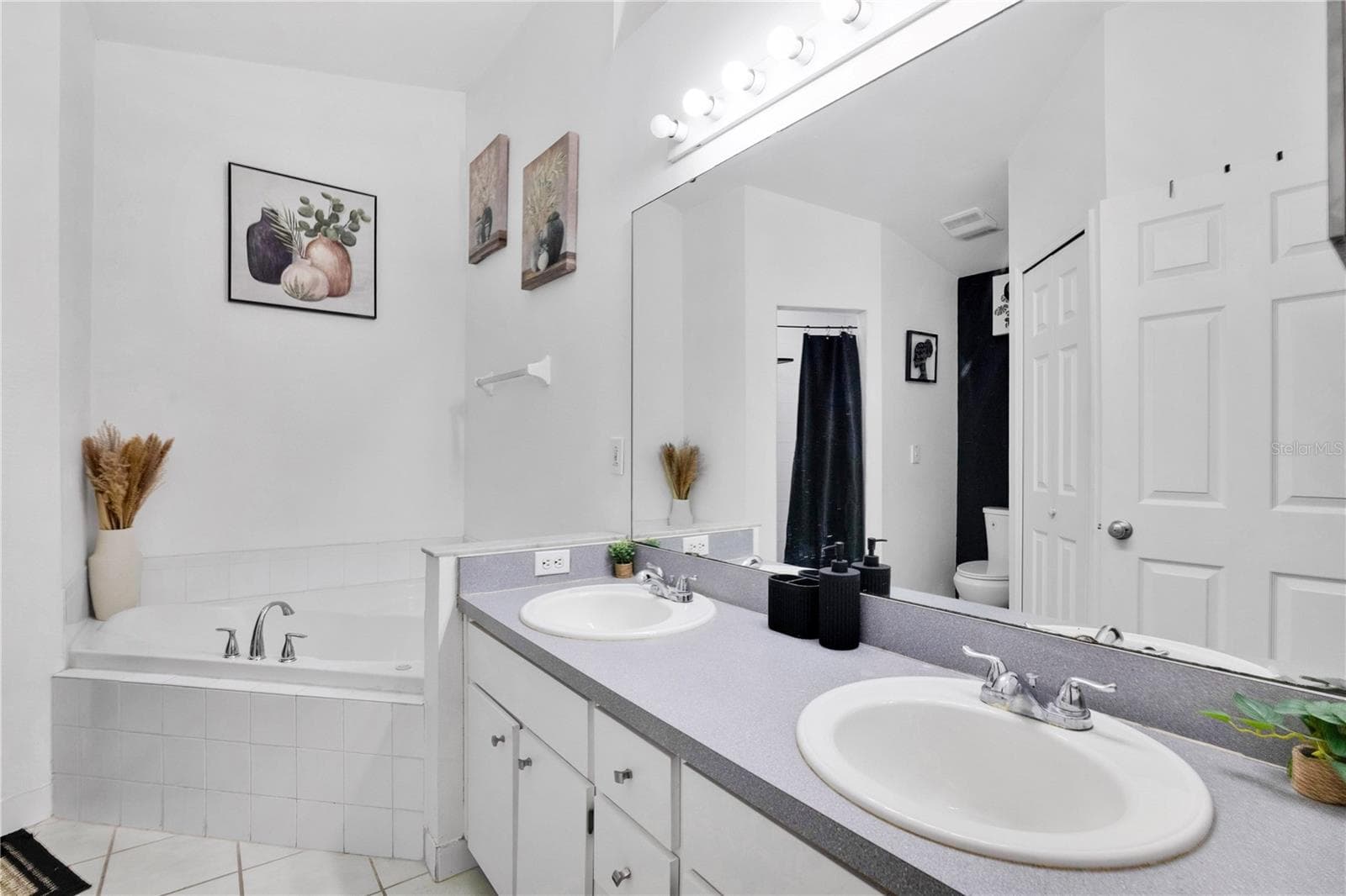Primary Bathroom - 2413 RADNOR AVE, ORLANDO